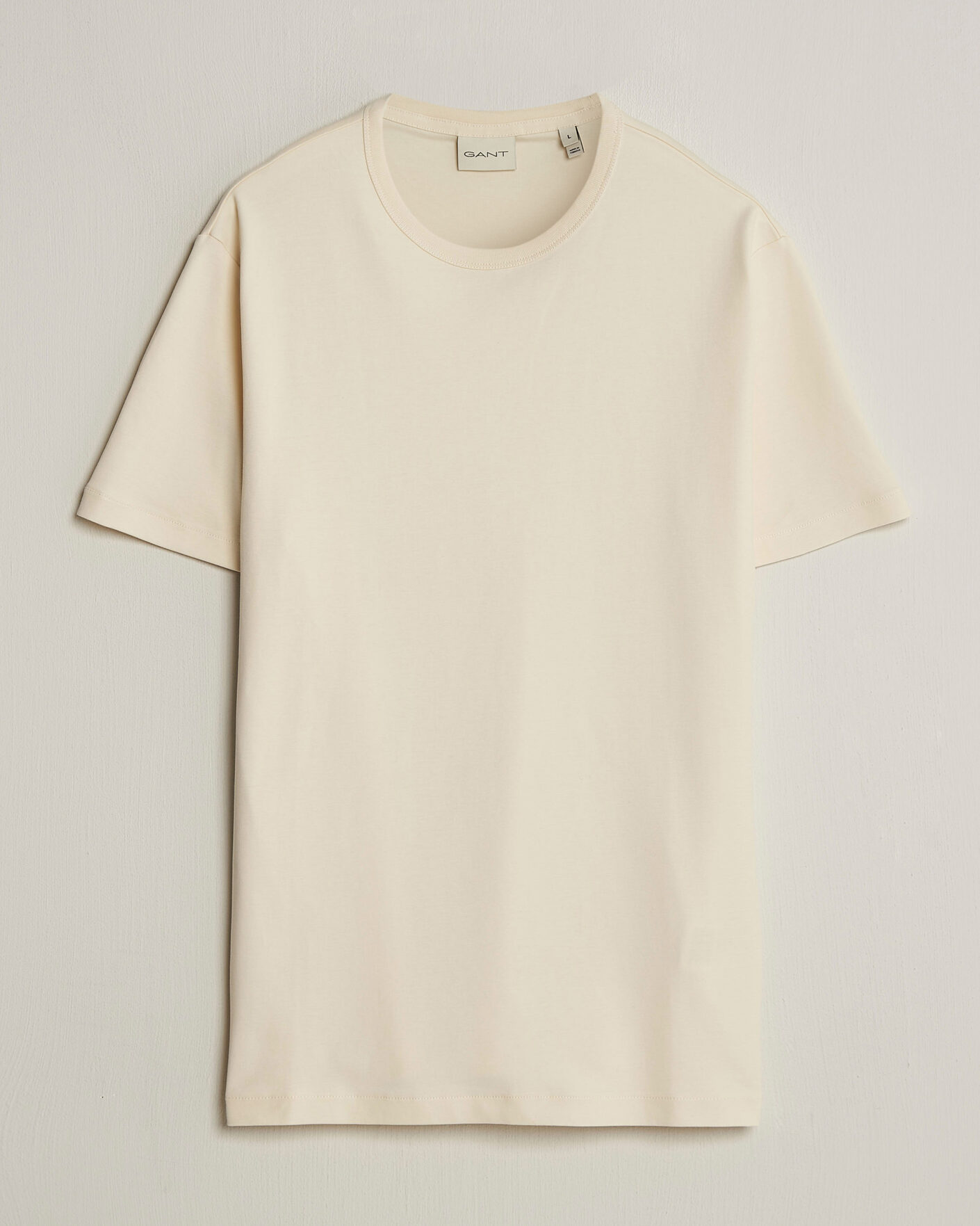 Herre | T-Shirts | Gant | Interlock Crew Neck T-Shirt Creamed White
