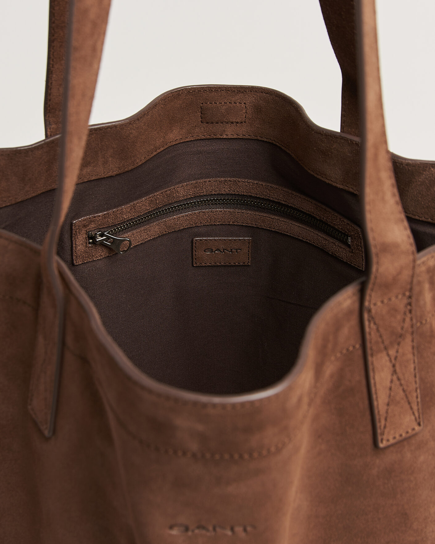 Herre | Vesker | GANT | Suede Tote Bag Mahogany Brown