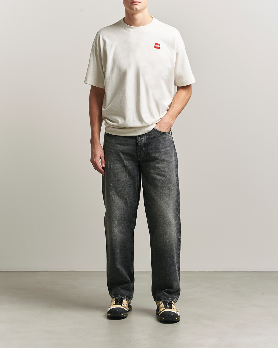 Herre | T-Shirts | The North Face | Red Box T-Shirt White Dune