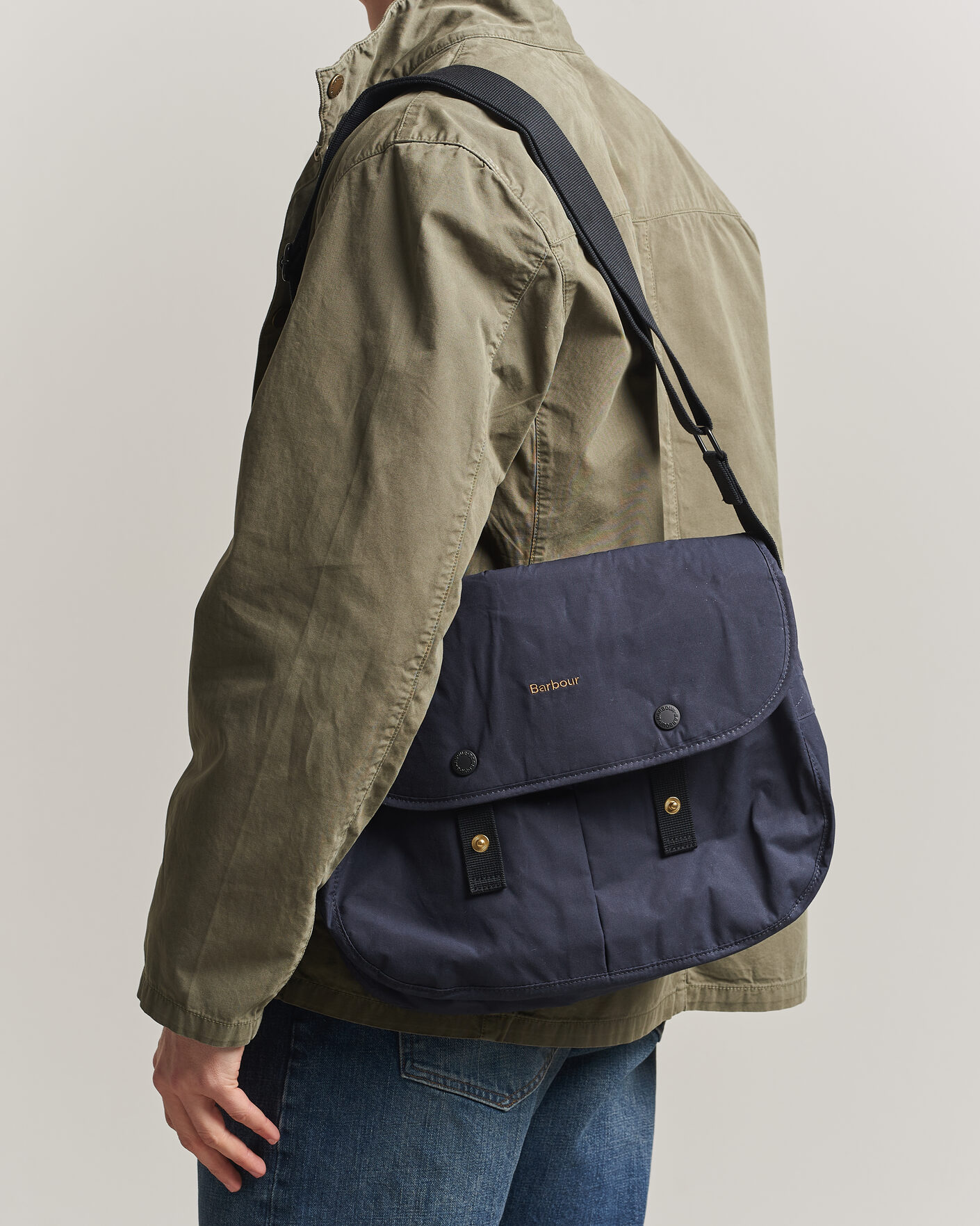 Herre | Vesker | Barbour Lifestyle | Transport Riever Shoulder Bag Navy