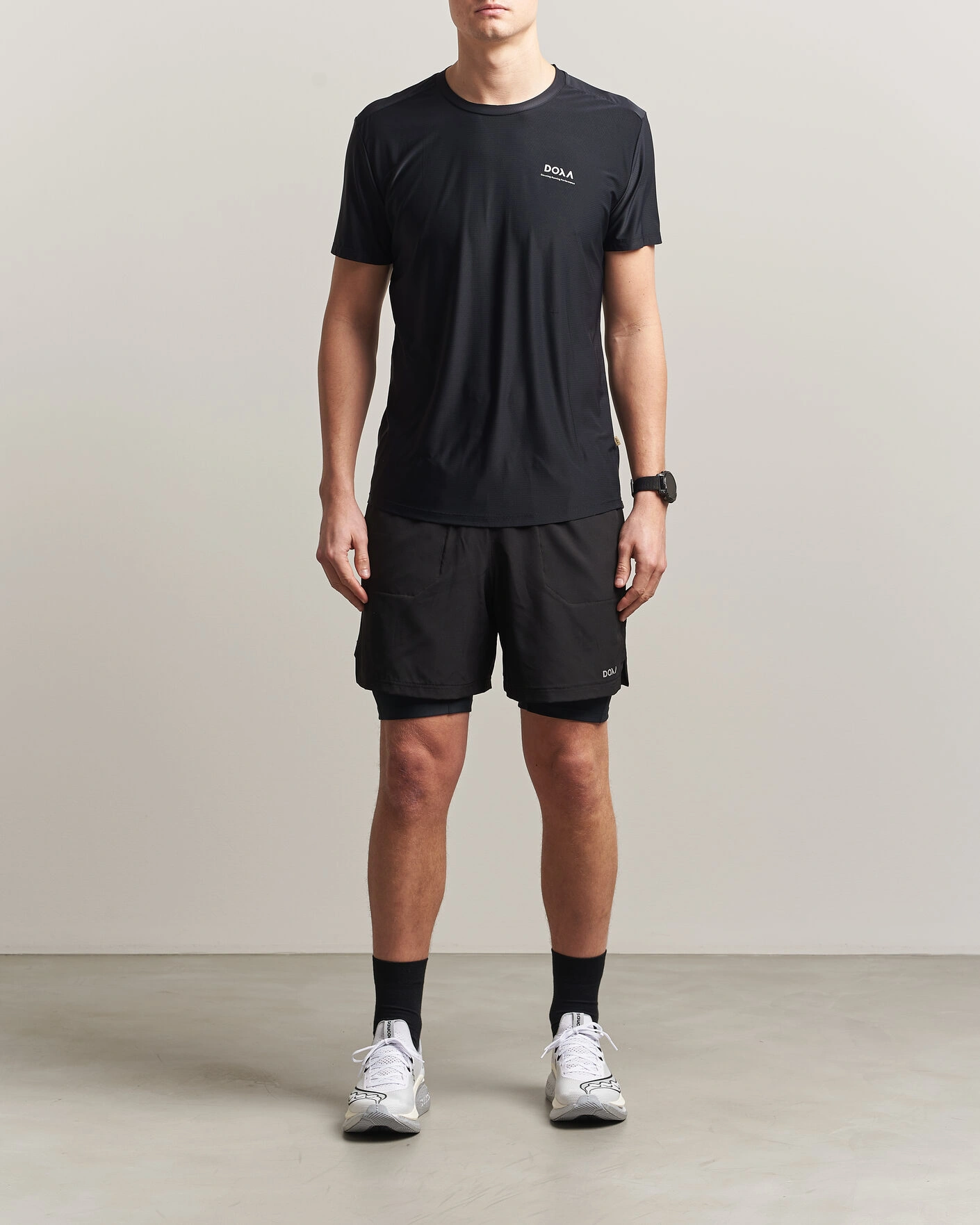 Herre | T-Shirts | DOXA | Rerun Short Sleeve T-Shirt Black