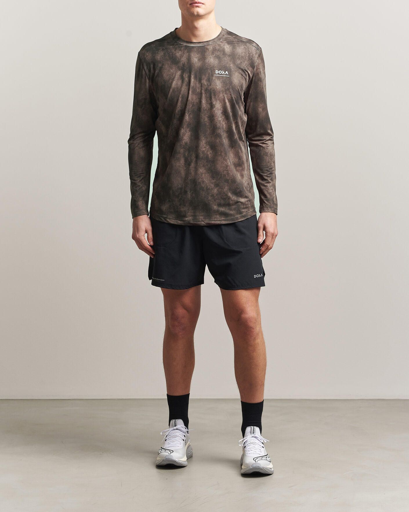 Herre | T-Shirts | DOXA | Rerun Long Sleeve T-Shirt Taupe