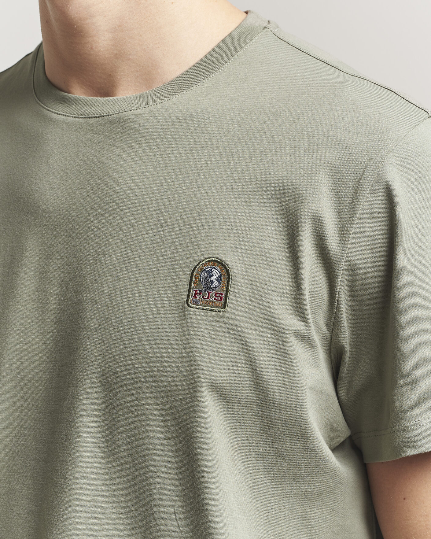 Herre | T-Shirts | Parajumpers | Patch Crew Neck T-Shirt Ashen Sage