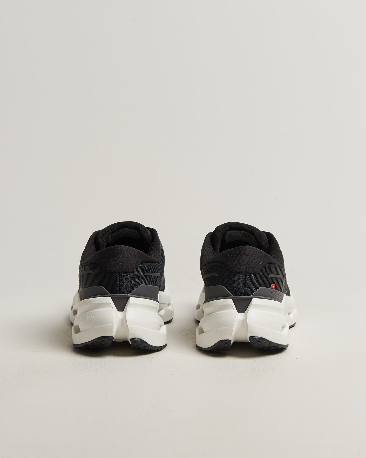 Herre | Løpesko | On | Cloudrunner 3 Black/Ivory