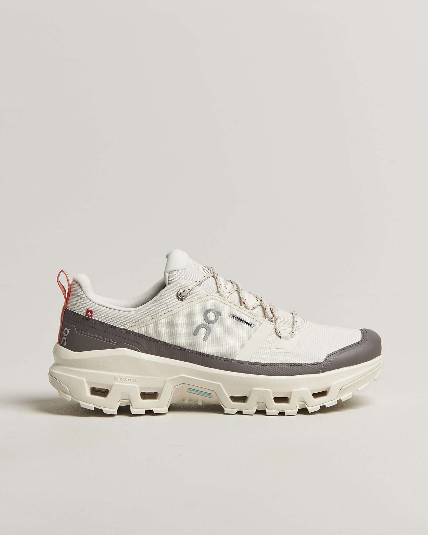Herre | Trail Sneakers | On | Cloudrock Low Waterproof Ivory/Ivory