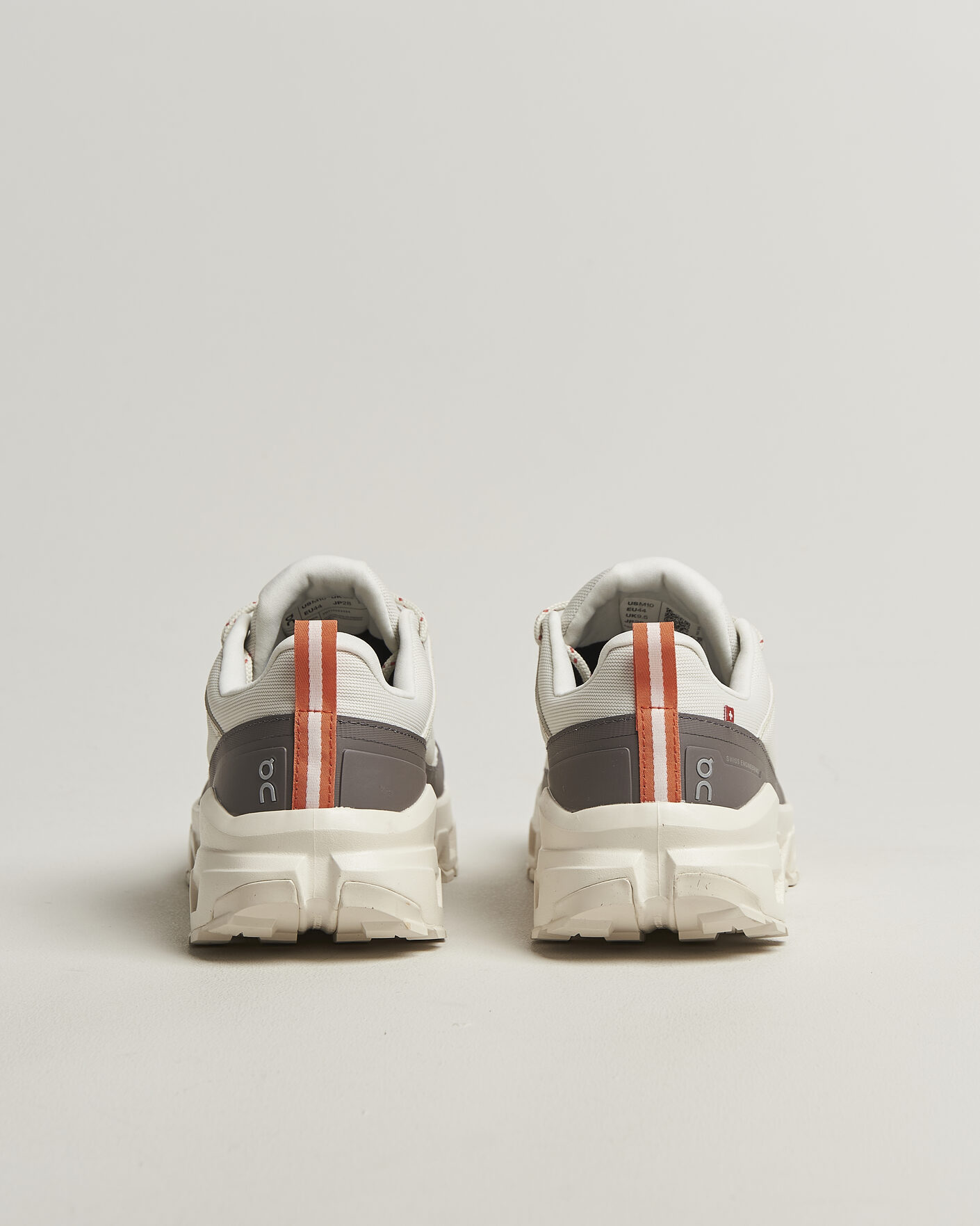 Herre | Trail Sneakers | On | Cloudrock Low Waterproof Ivory/Ivory