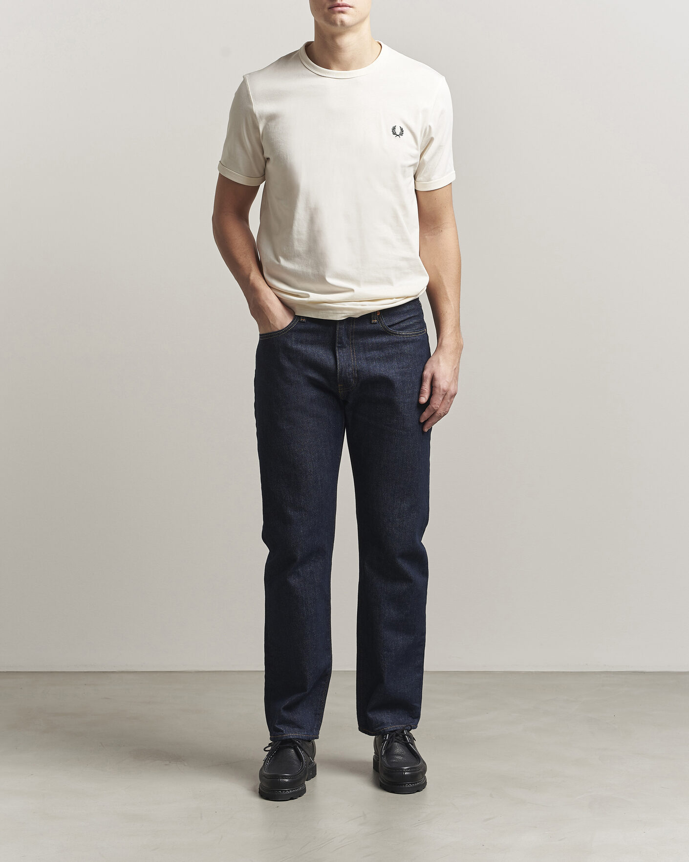 Herre | T-Shirts | Fred Perry | Ringer T-Shirt Ecru