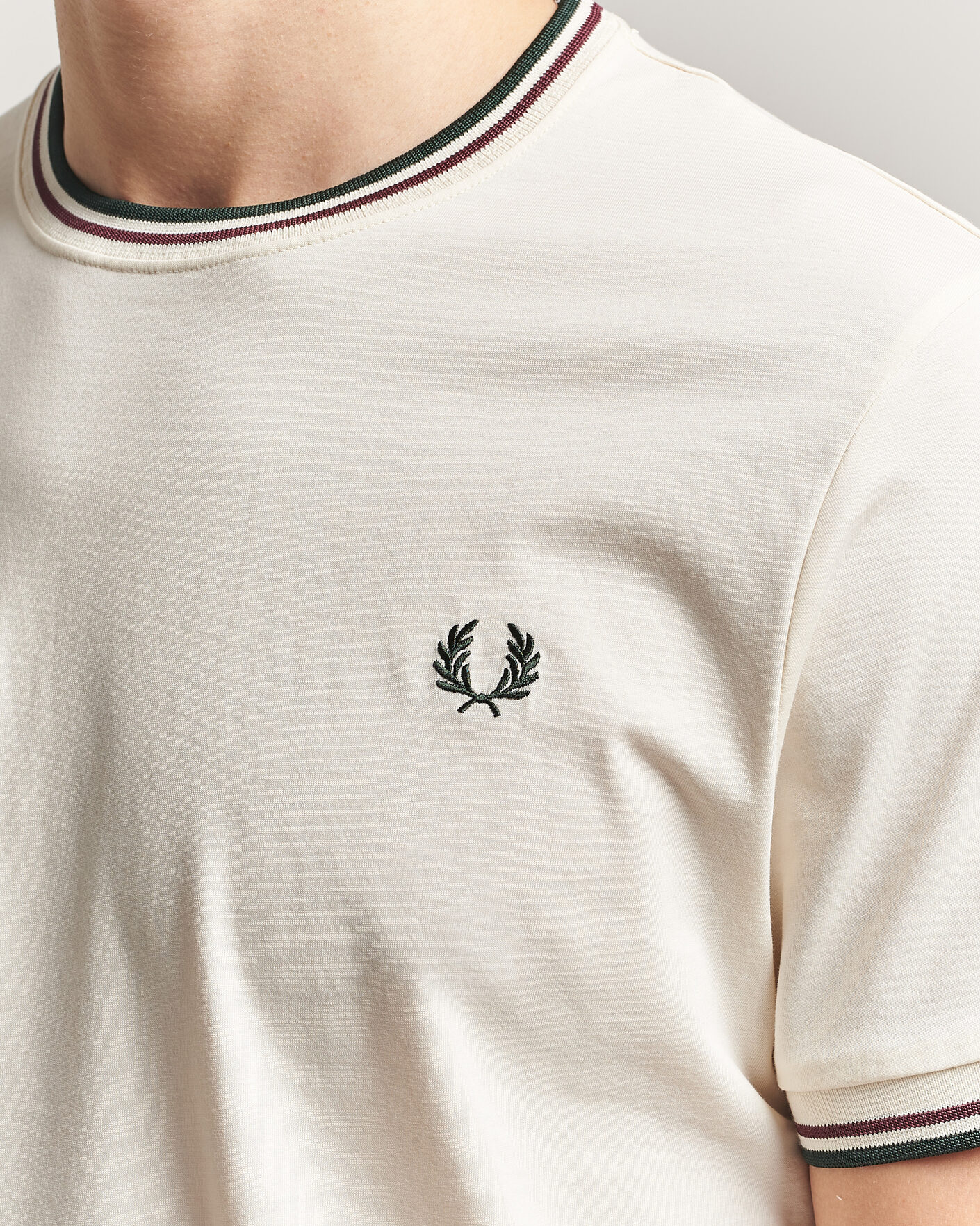 Herre | T-Shirts | Fred Perry | Twin Tipped T-Shirt Ecru