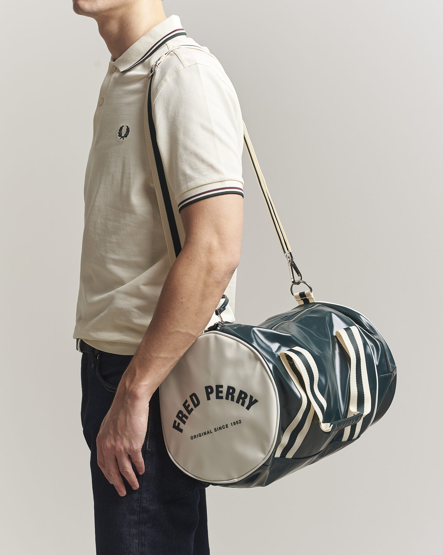 Herre | Vesker | Fred Perry | Classic Barrel Bag Grassroots Green/Ecru