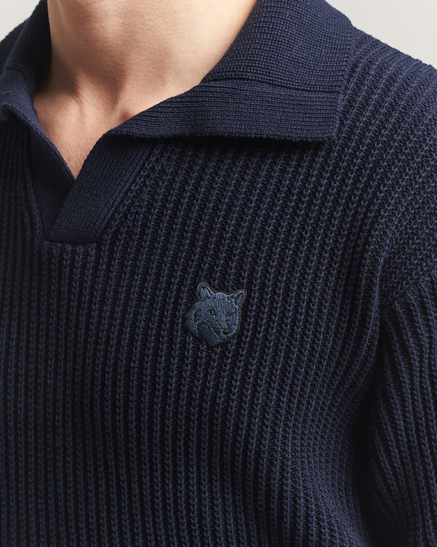 Herre | Pikéer | Maison Kitsuné | Tonal Fox Head Rib Knitted Polo Navy