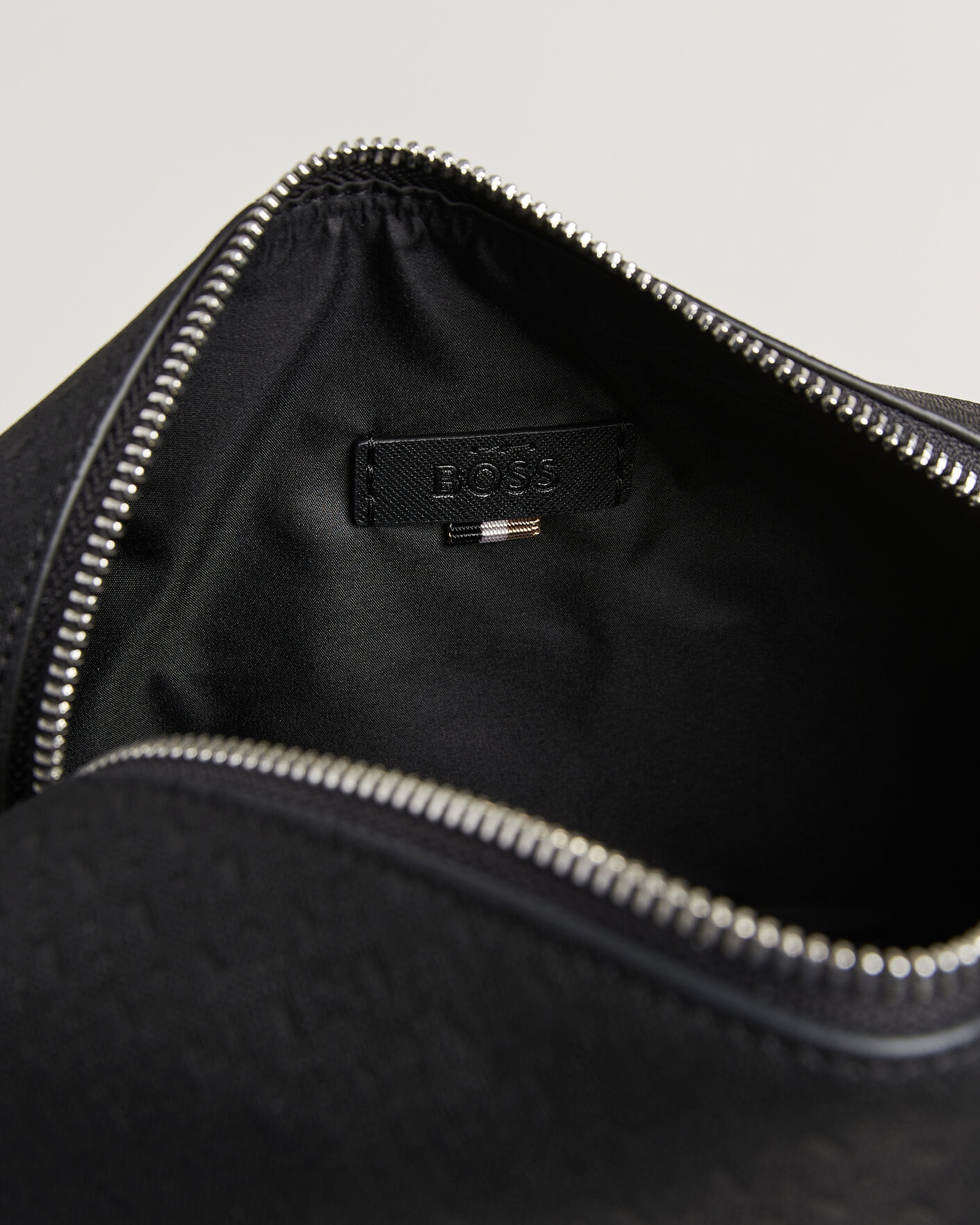 Herre | Vesker | BOSS BLACK | Daxter Monogram Leather Washbag Black