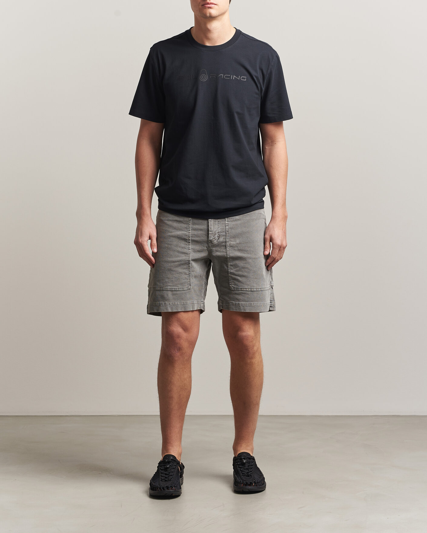Herre | T-Shirts | Sail Racing | Bowman Monochrome T-Shirt Carbon