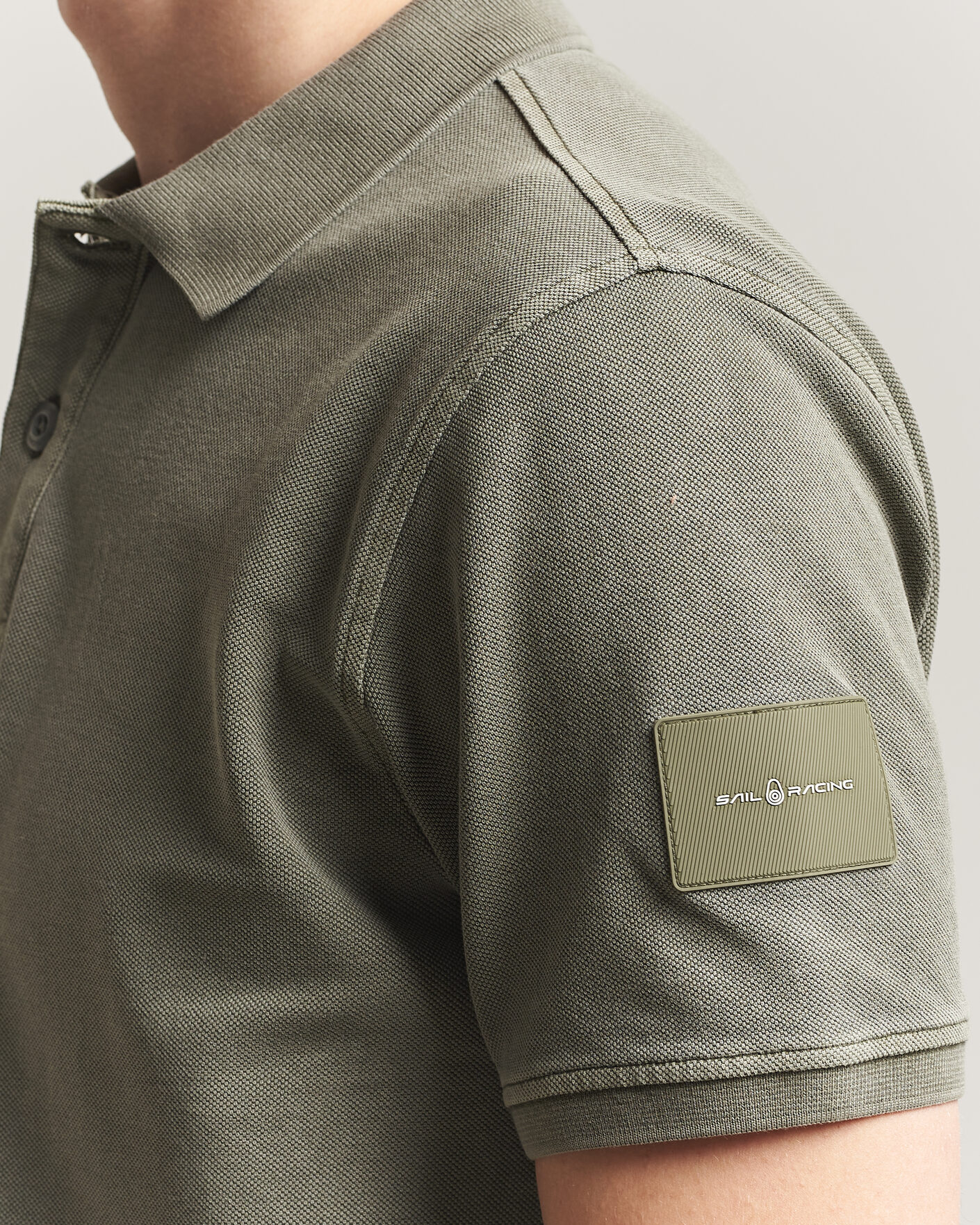 Herre | Pikéer | Sail Racing | Wind Pigment Dyed Polo Mud Green