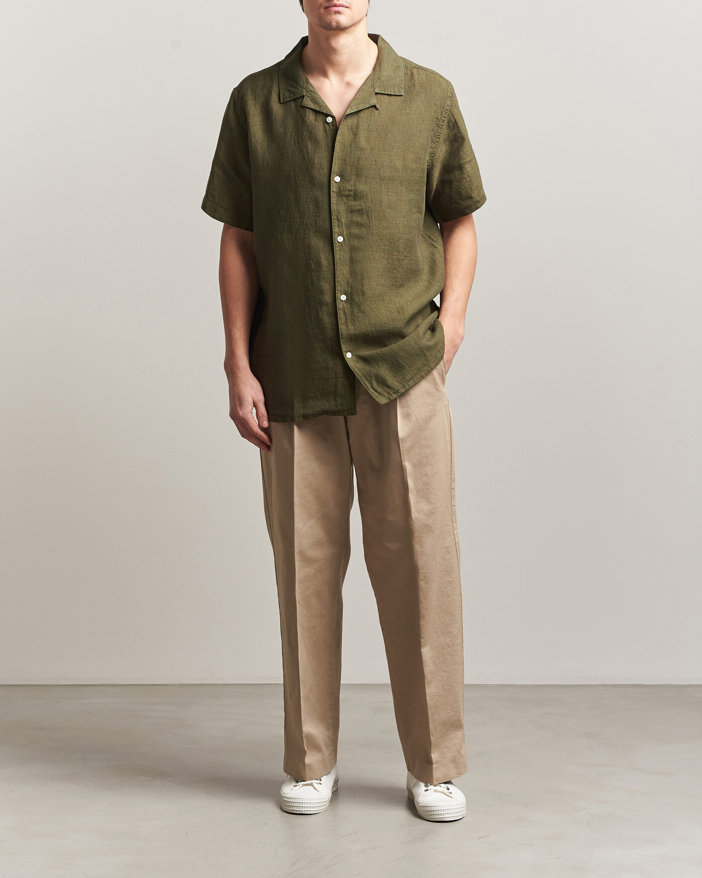 Herre | Skjorter | KnowledgeCotton Apparel | Short Sleeve Linen Resort Shirt Burnt Olive