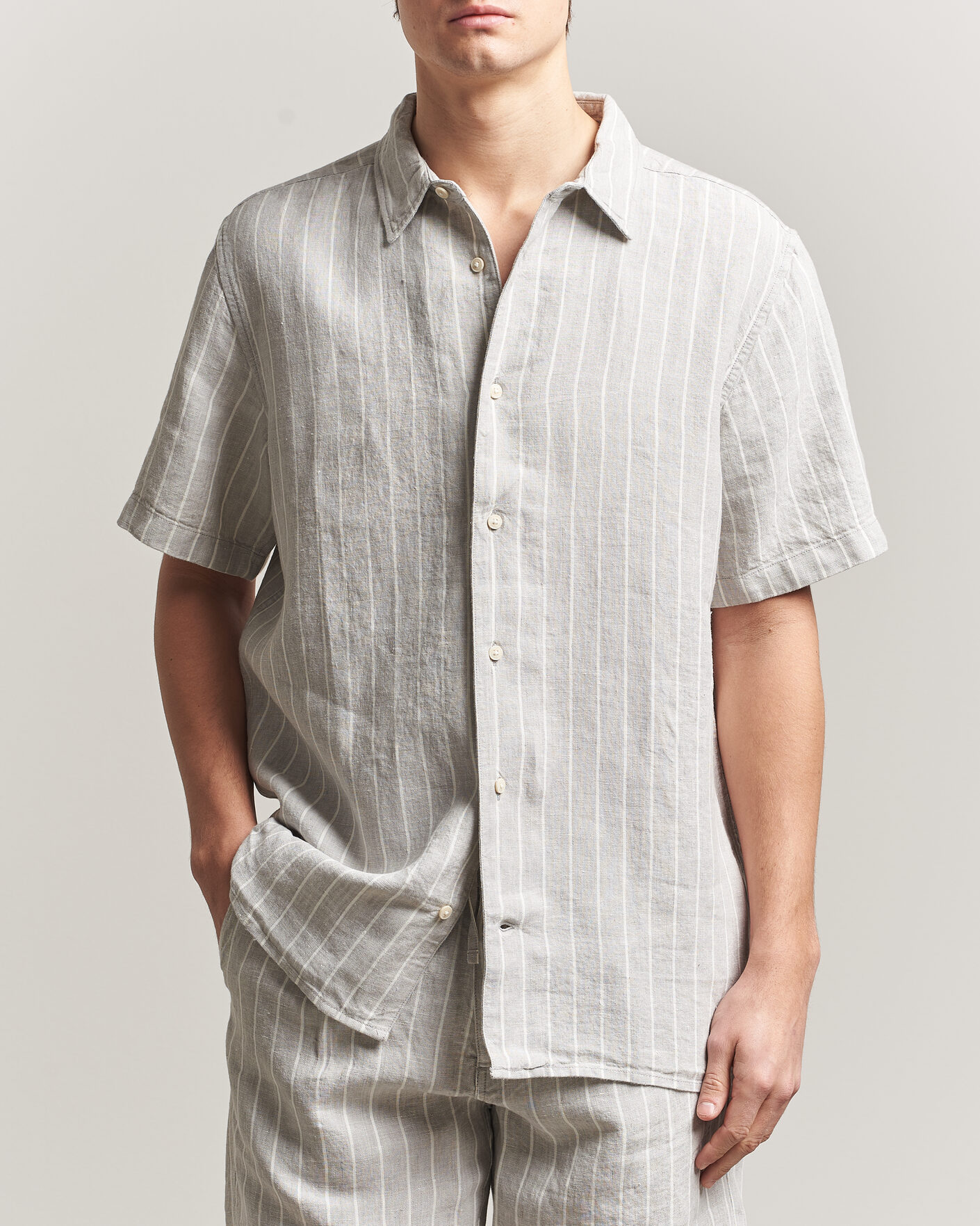 Herre | Skjorter | KnowledgeCotton Apparel | Striped Linen Resort Shirt Grey