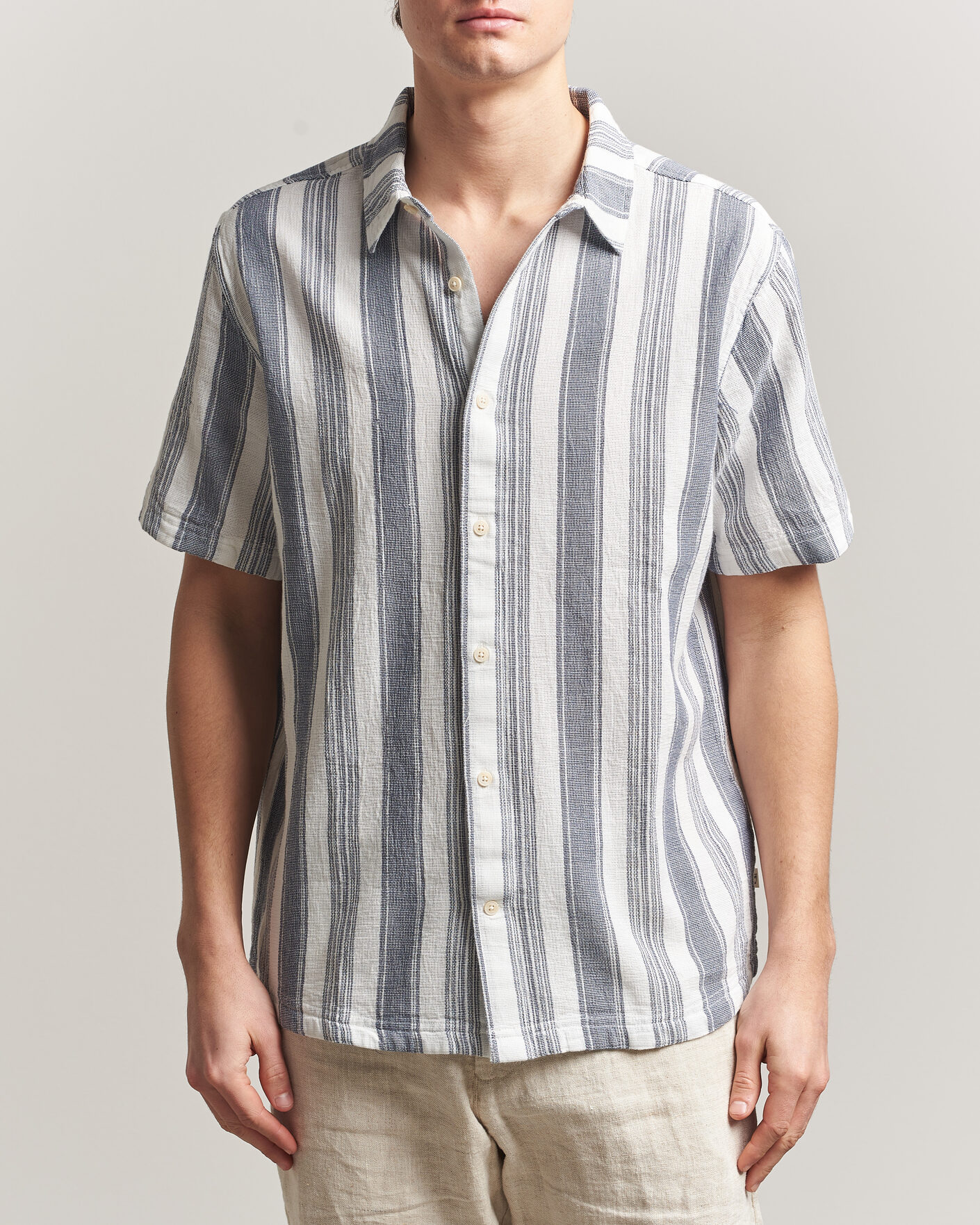 Herre | Skjorter | KnowledgeCotton Apparel | Box Short Sleeve Stripe Shirt Blue Stripe