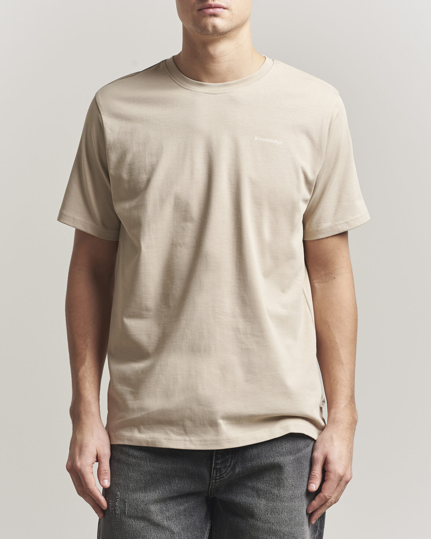 Herre | T-Shirts | KnowledgeCotton Apparel | Back Print T-Shirt Light Feather Grey