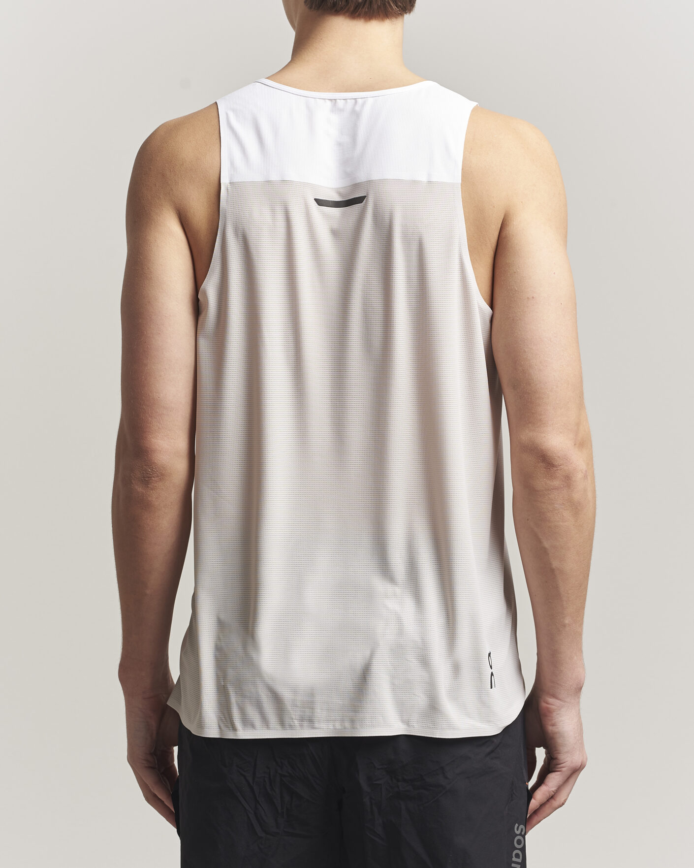 Herre | T-Shirts | On | Performance Tank White/Silver