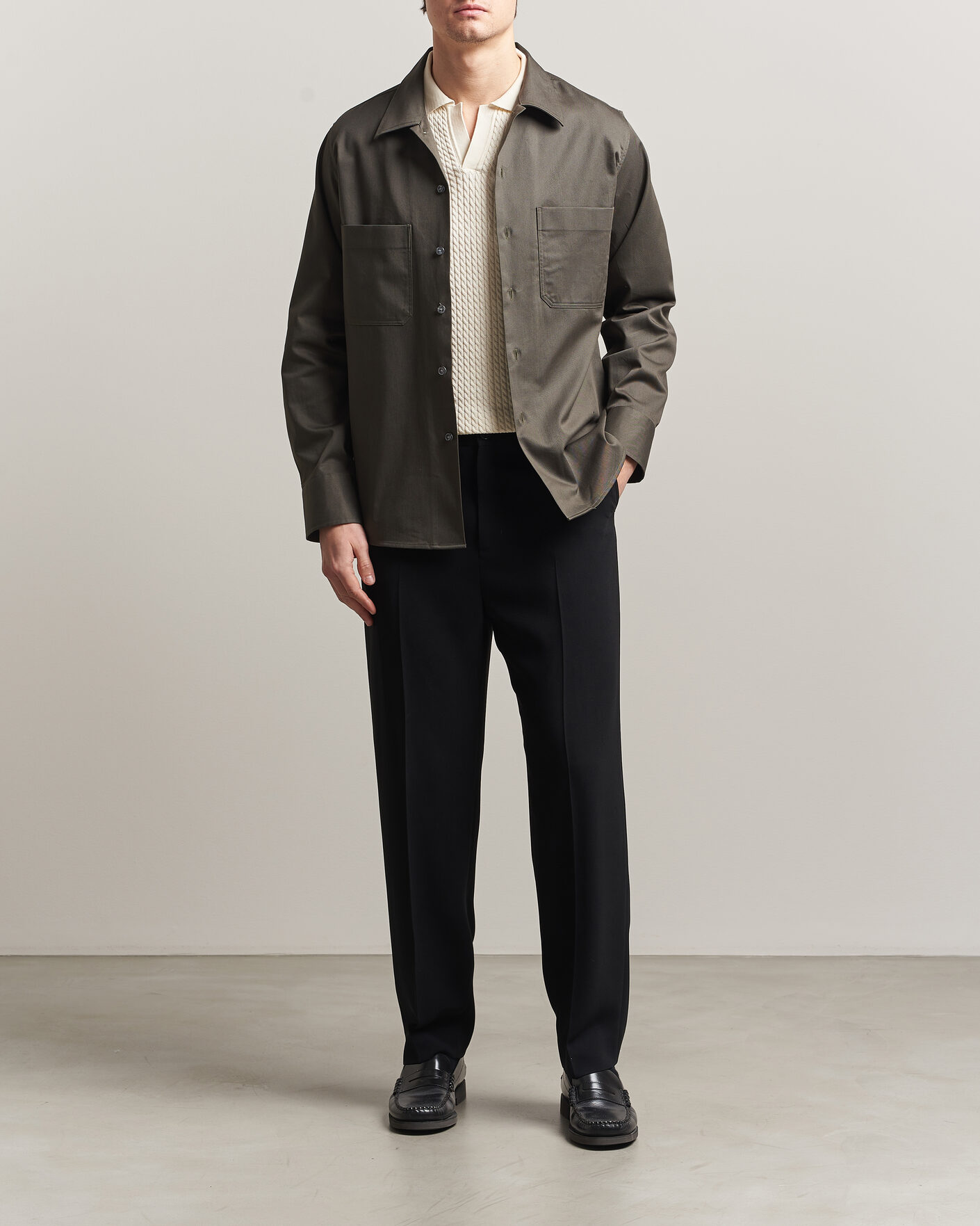 Herre | Skjorter | Oscar Jacobson | Straight Fit Bowling Collar Cotton Shirt Olive