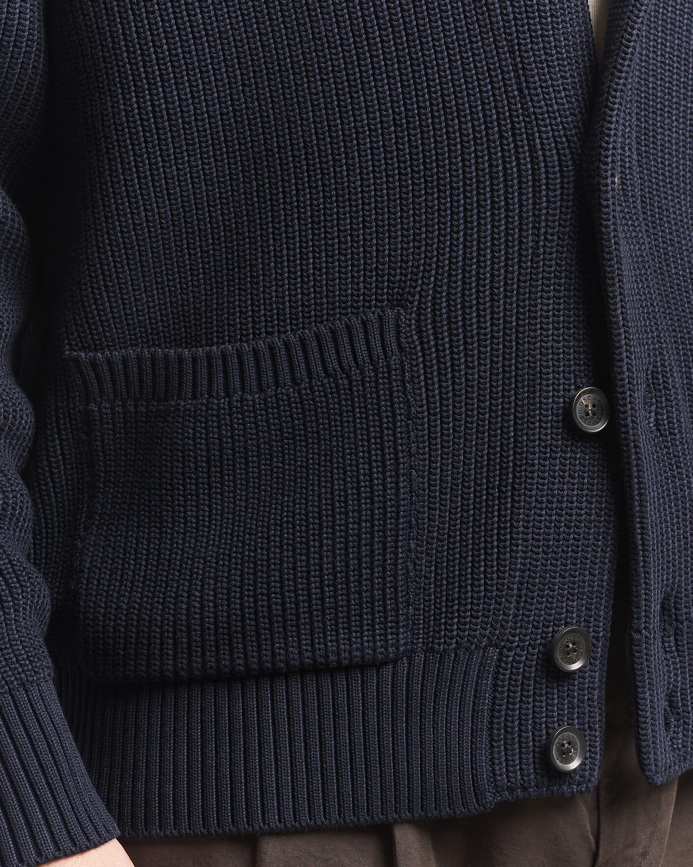 Herre | Gensere | Oscar Jacobson | Roland Knitted Cotton Cardigan Navy