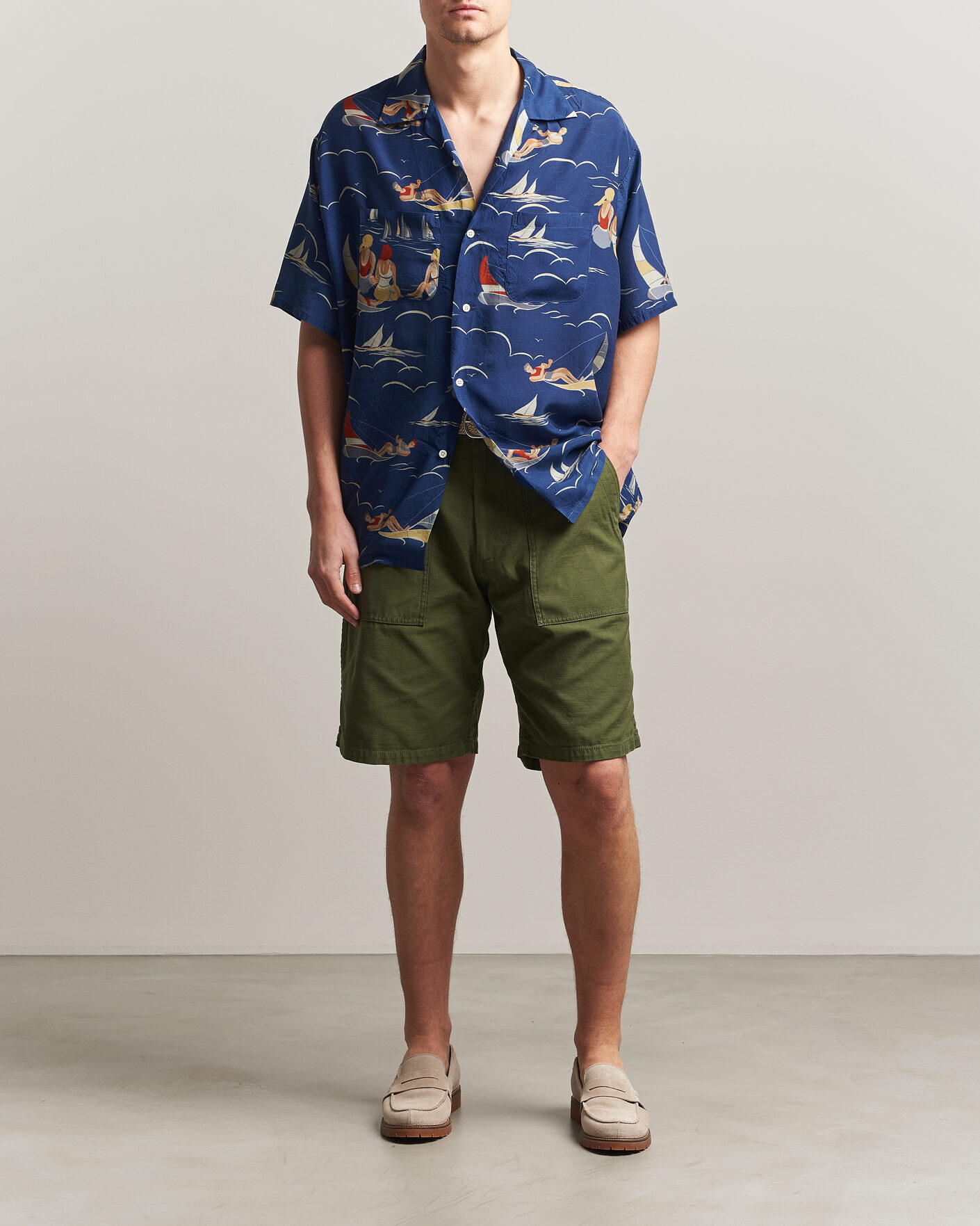 Herre | Skjorter | BEAMS PLUS | Holiday Print Camp Shirt Navy