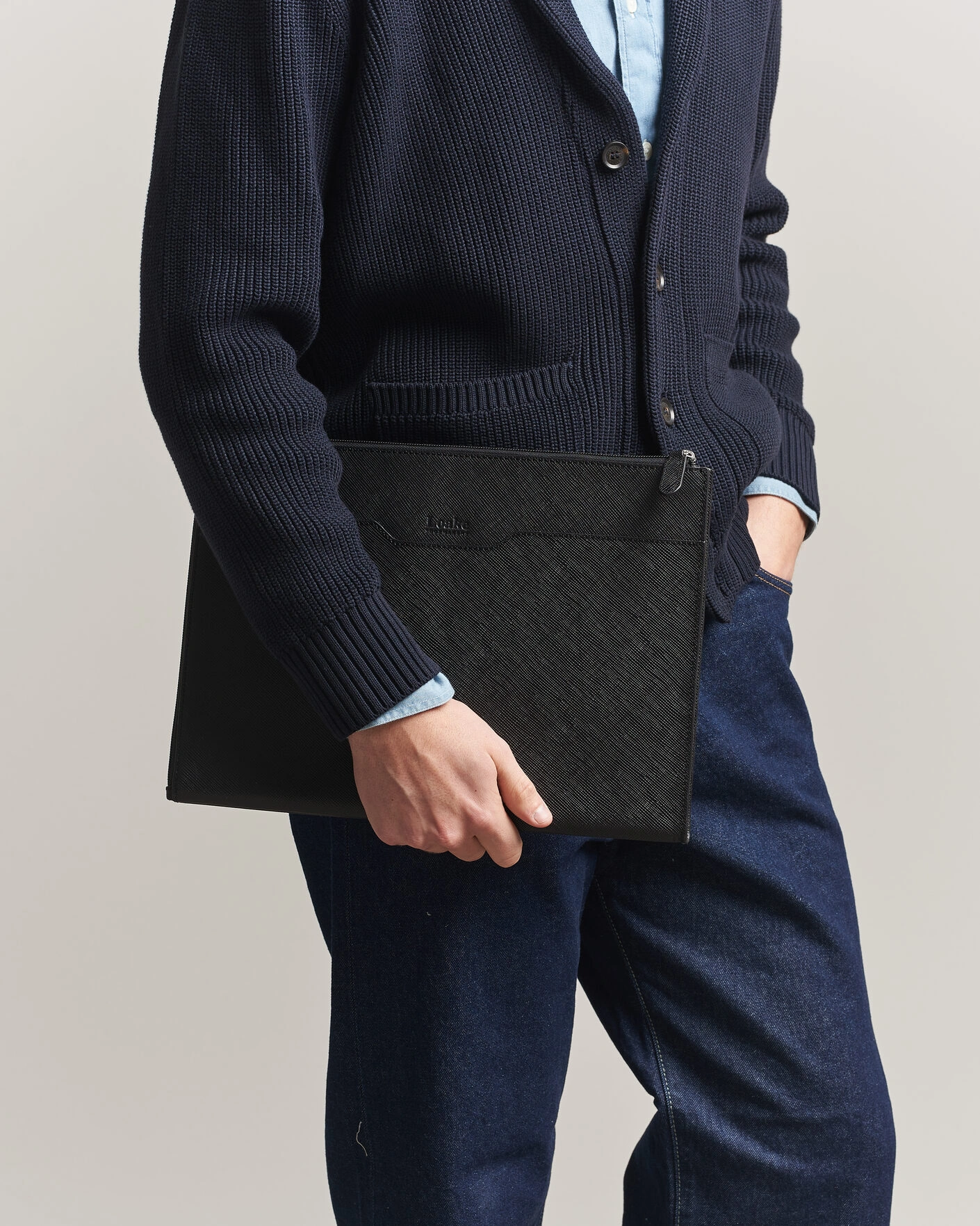 Herre | Vesker | Loake Shoemakers | Gresham Grain Leather Laptop Cover Black