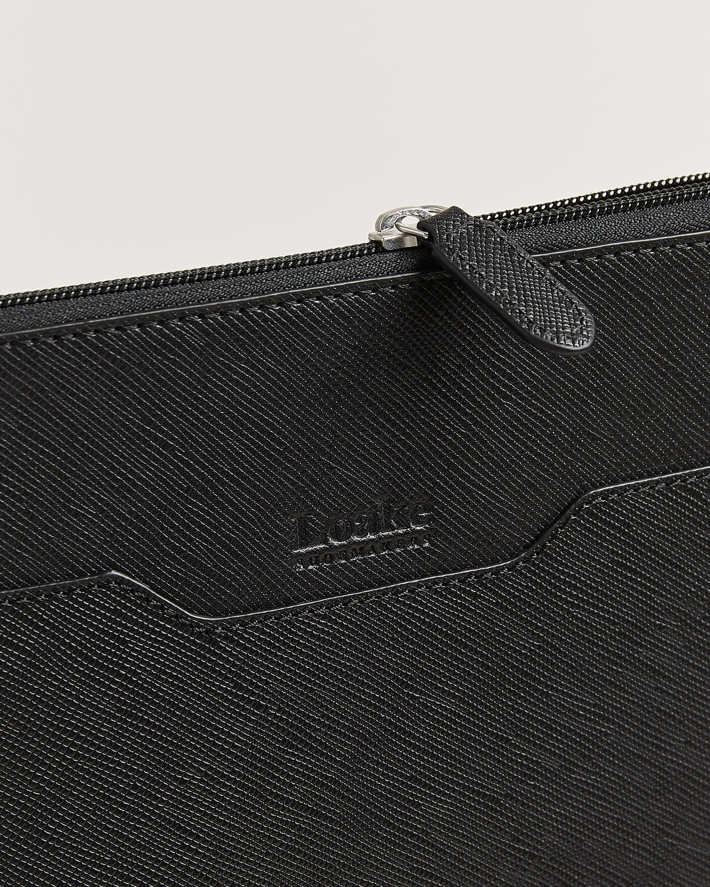 Herre | Vesker | Loake Shoemakers | Gresham Grain Leather Laptop Cover Black