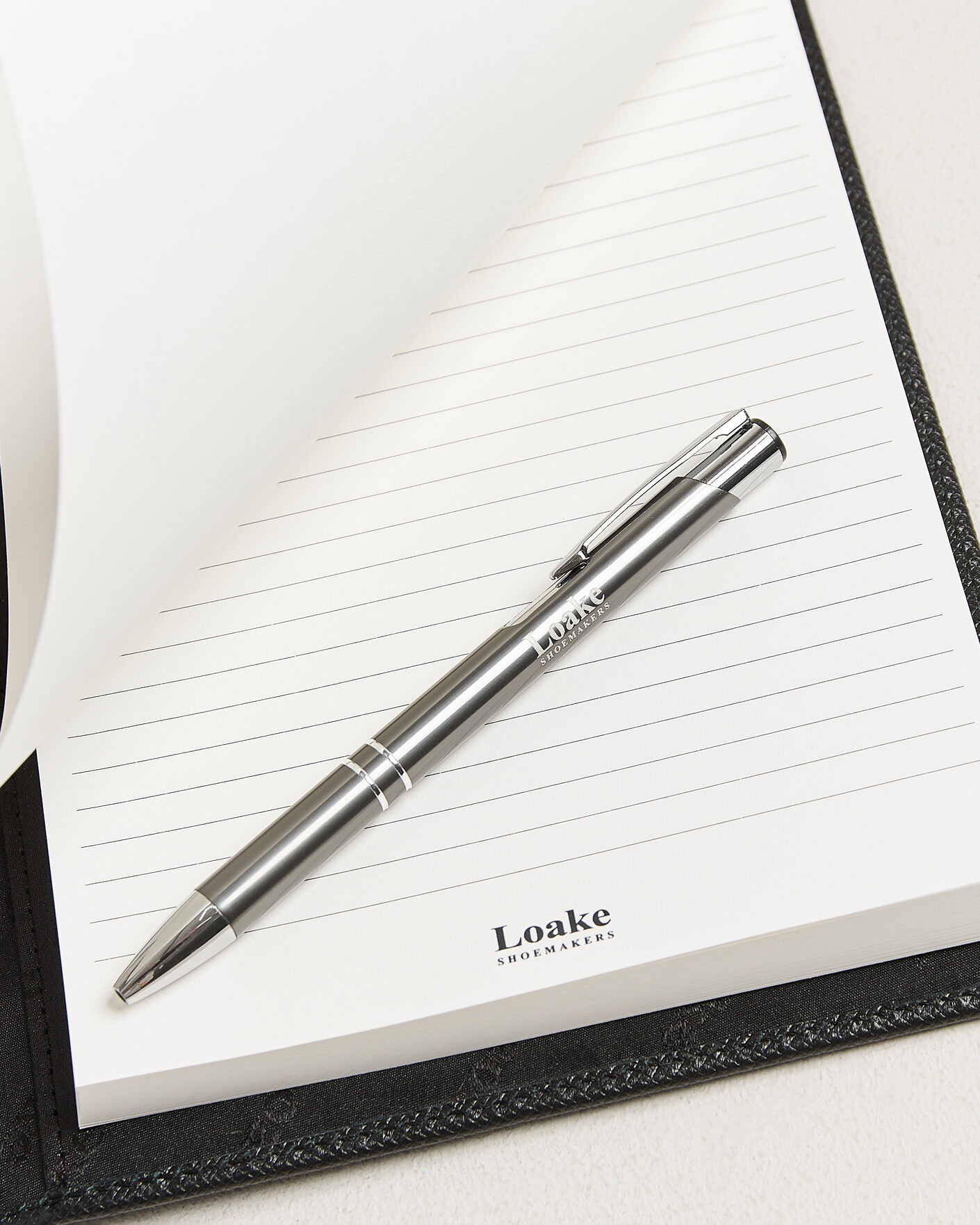 Herre | Notatbøker | Loake Shoemakers | Savoy Grain Leather Notebook Black