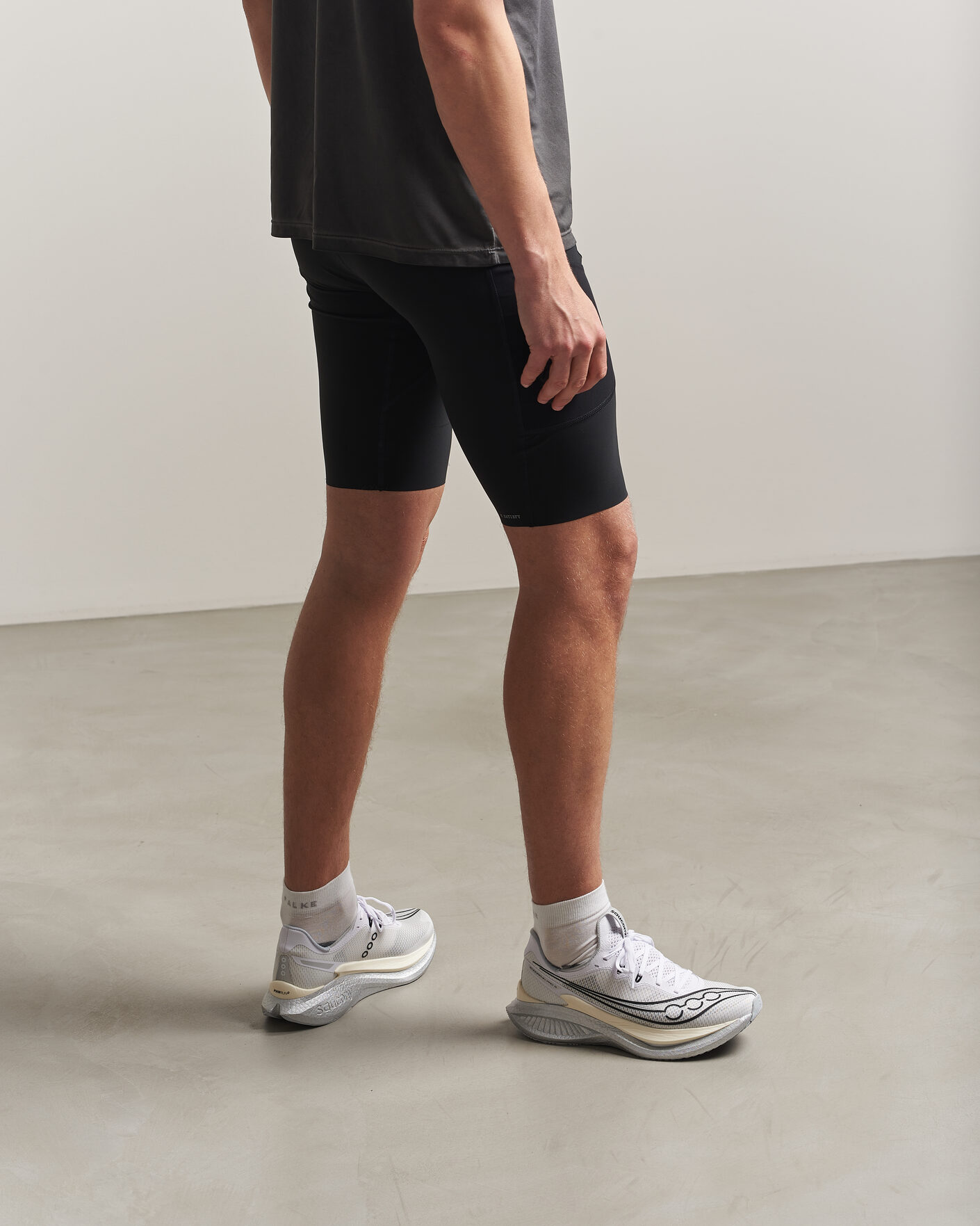 Herre | Løpesko | Saucony | Endorphin Pro 5 White/Black