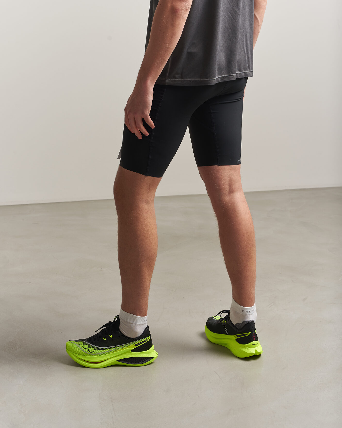 Herre | Løpesko | Saucony | Endorphin Pro 5 Black/Shock