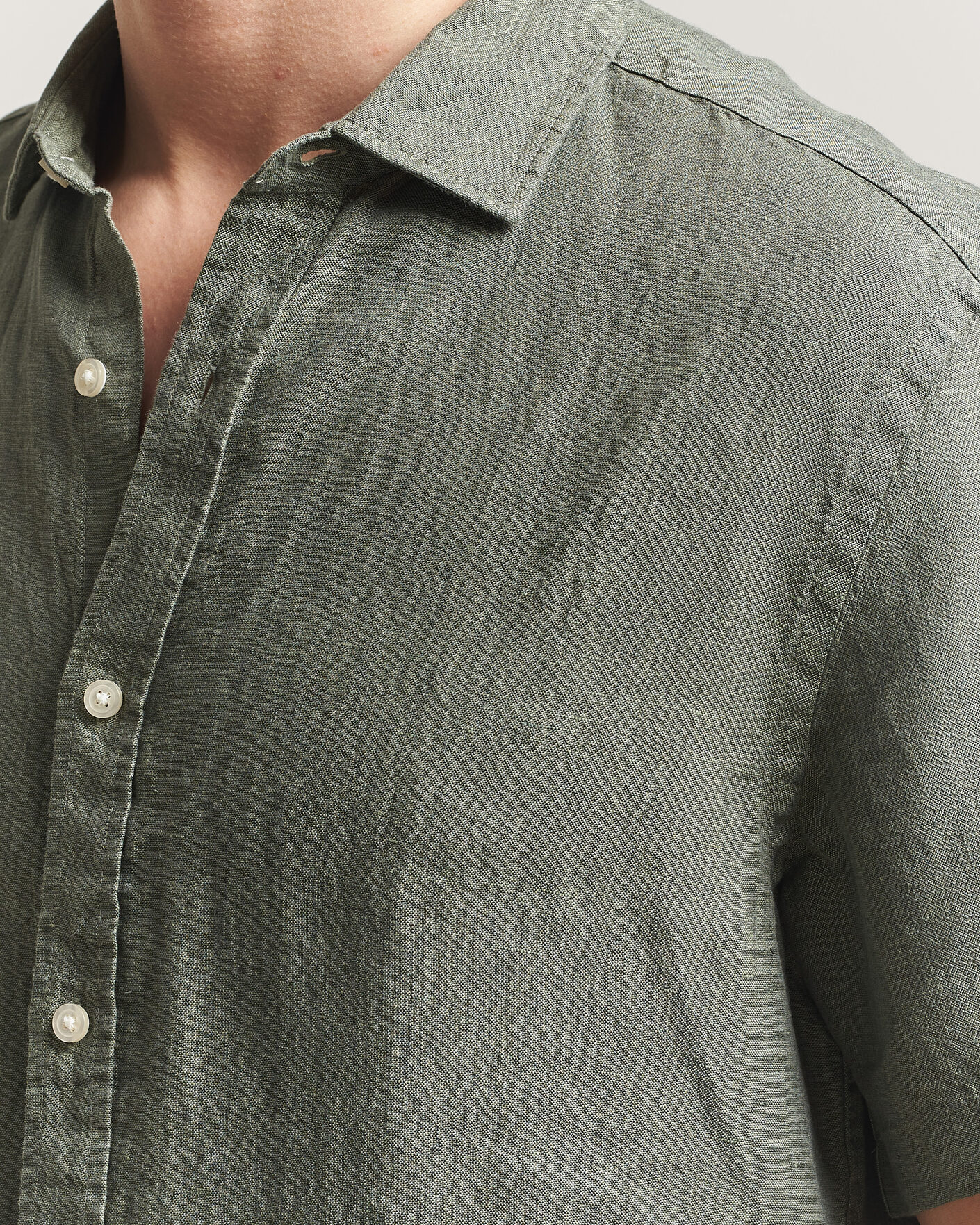 Herre | Skjorter | Charles Tyrwhitt | Pure Linen Short Sleeve Slim Fit Shirt Olive