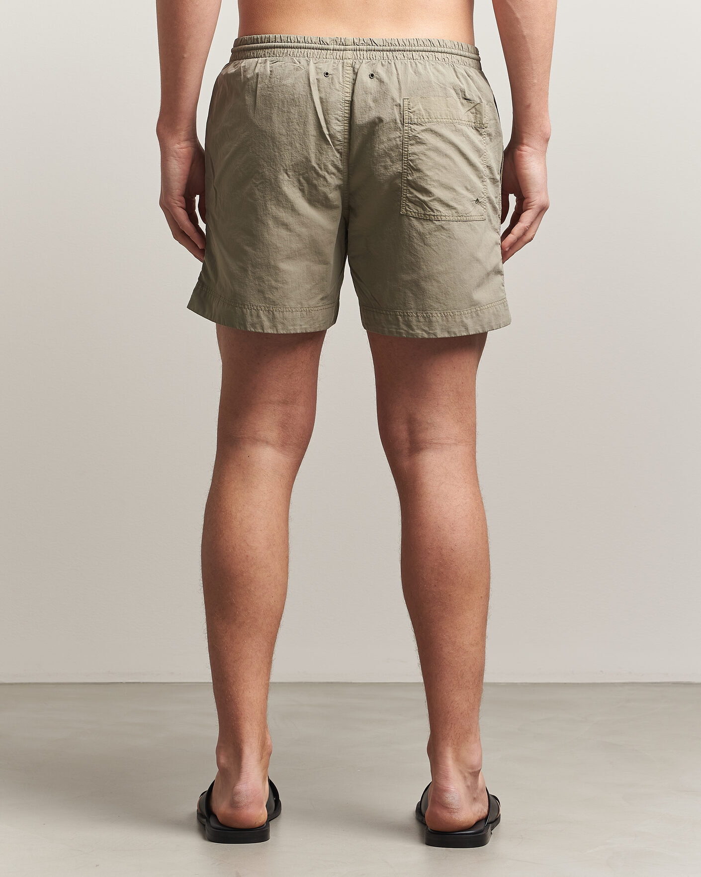 Herre | Woolrich Solid Garment Dyed Swimshorts Smokey Olive | Woolrich | Solid Garment Dyed Swimshorts Smokey Olive