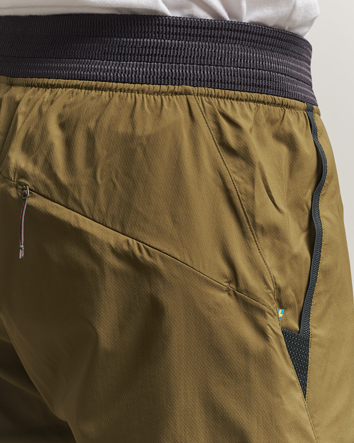 Herre | Shorts | Klättermusen | Nal Windbreaker Shorts Olive