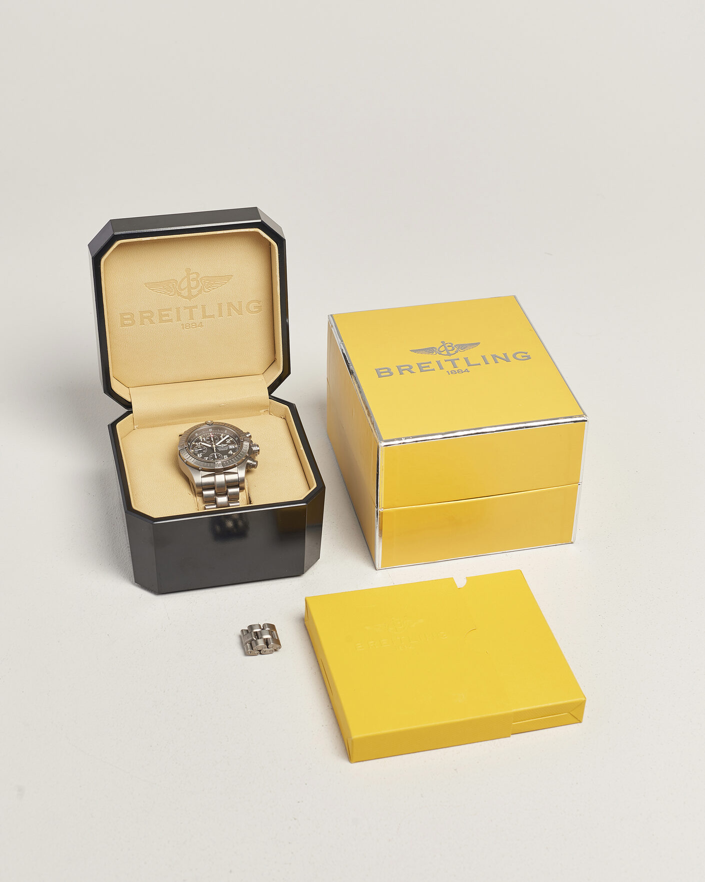 Herre | Pre-Owned & Vintage Watches | Breitling Pre-Owned | Avenger Titanium Chrono 