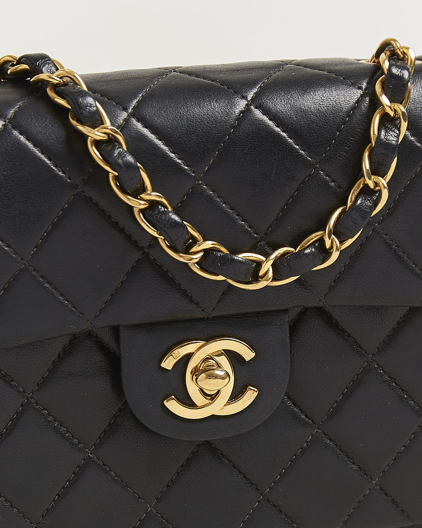 Herre | Pre-Owned & Vintage Bags | Chanel Pre-Owned | Classic Mini Single Flap Square Bag Black