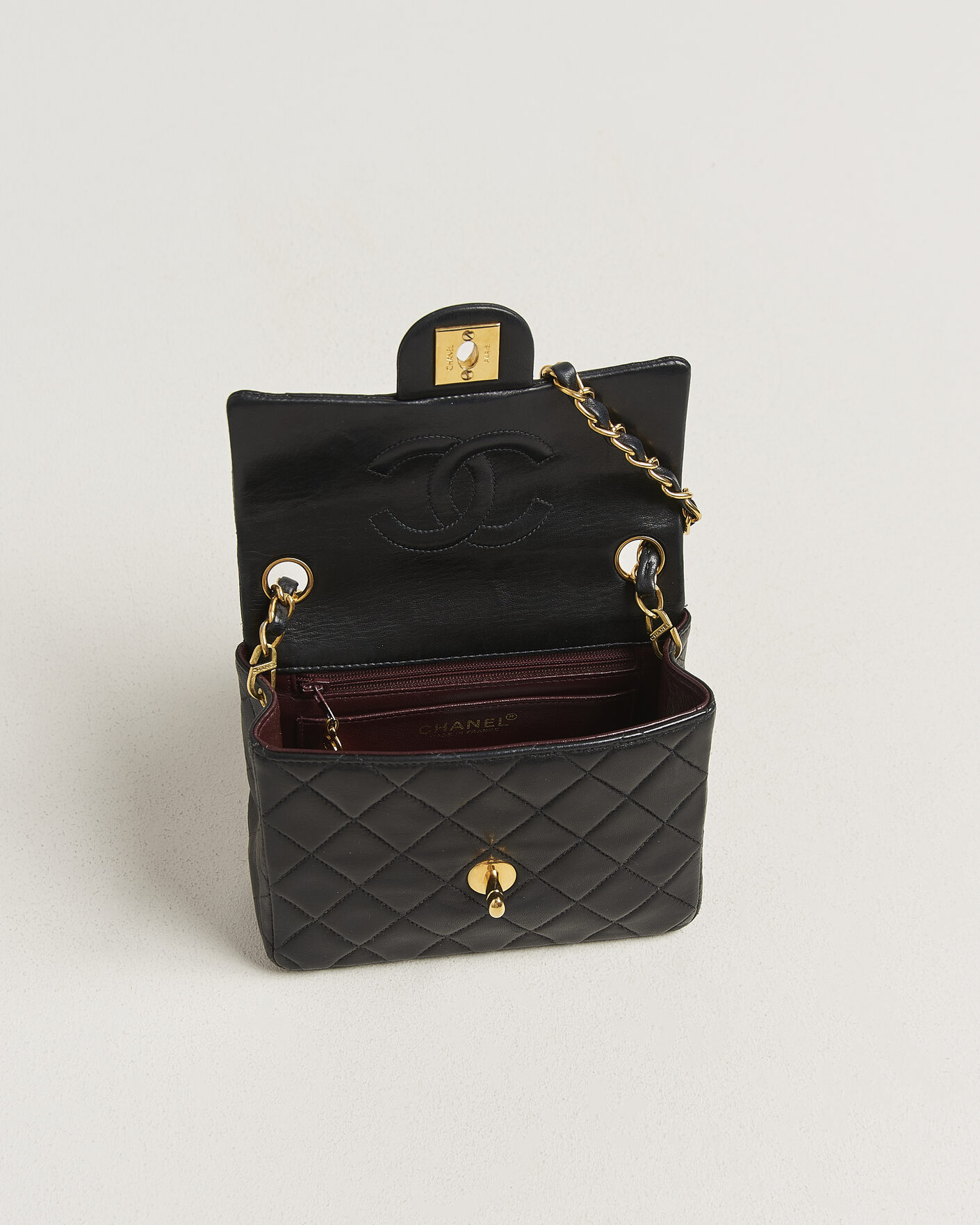 Herre | Pre-Owned & Vintage Bags | Chanel Pre-Owned | Classic Mini Single Flap Square Bag Black