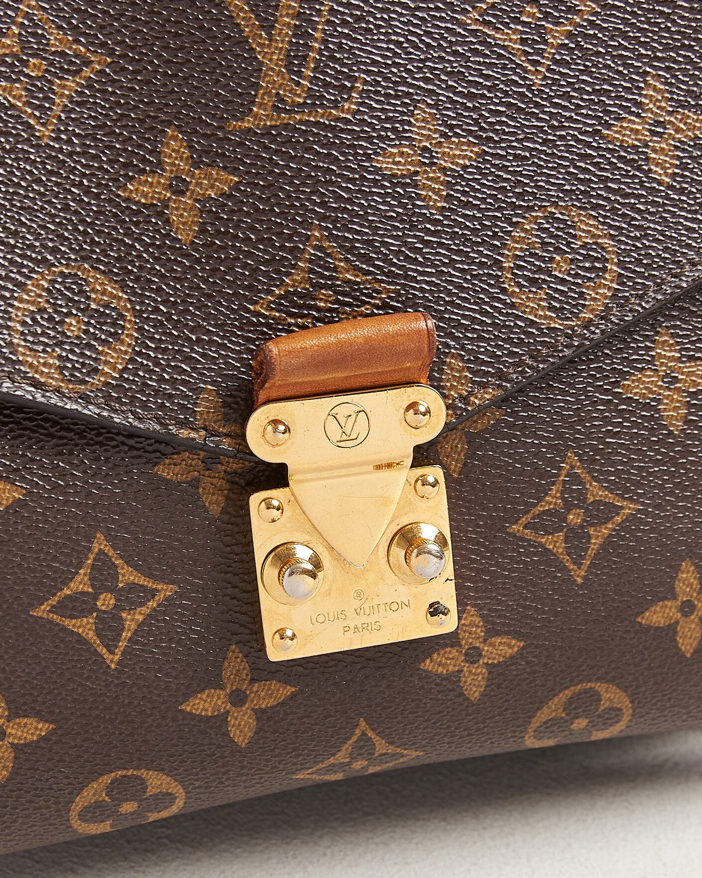 Herre | Pre-Owned & Vintage Bags | Louis Vuitton Pre-Owned | Pochette Métis Monogram