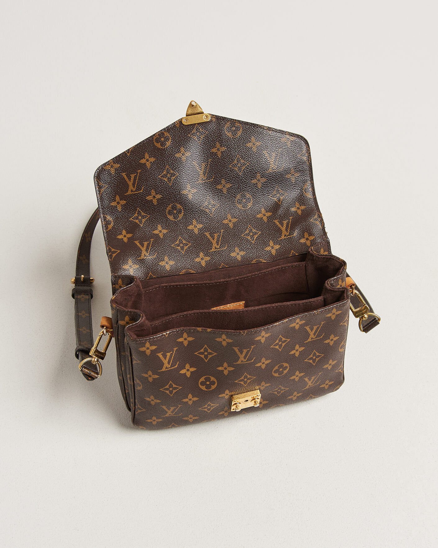 Herre | Pre-Owned & Vintage Bags | Louis Vuitton Pre-Owned | Pochette Métis Monogram
