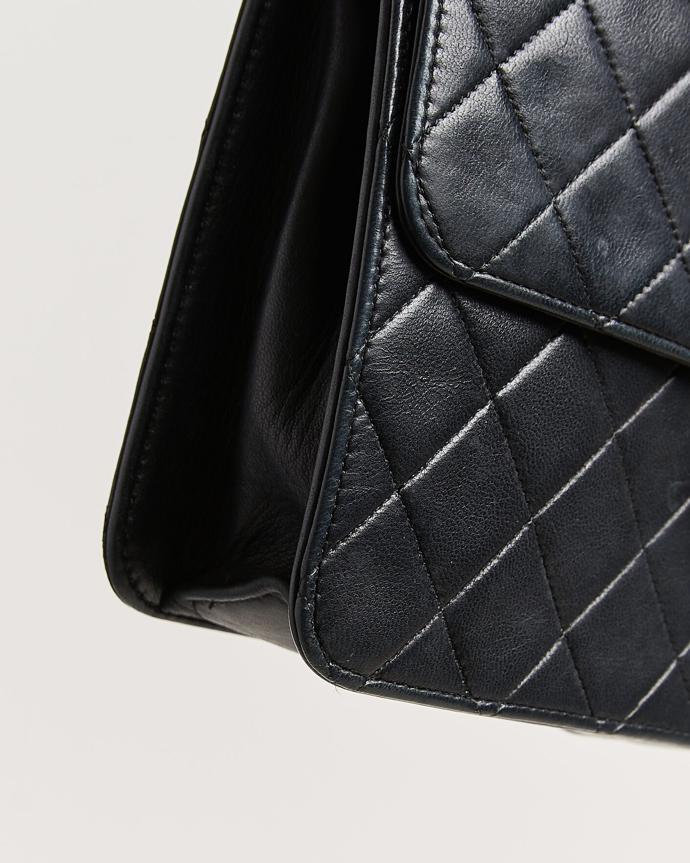 Herre | Pre-Owned & Vintage Bags | Chanel Pre-Owned | Single Flap Bag Black