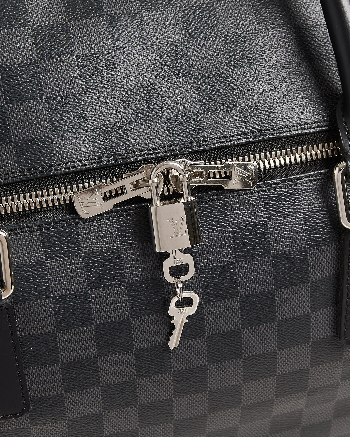 Herre | Pre-Owned & Vintage Bags | Louis Vuitton Pre-Owned | Roadster 50 Damier Graphite