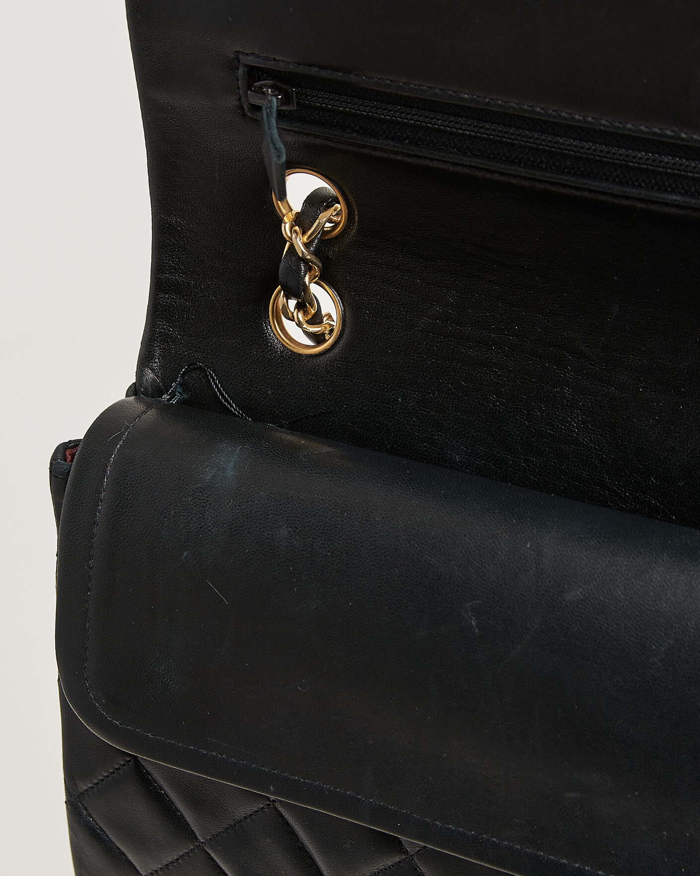 Herre | Pre-Owned & Vintage Bags | Chanel Pre-Owned | Classic Medium Double Flap Bag Lambskin Black