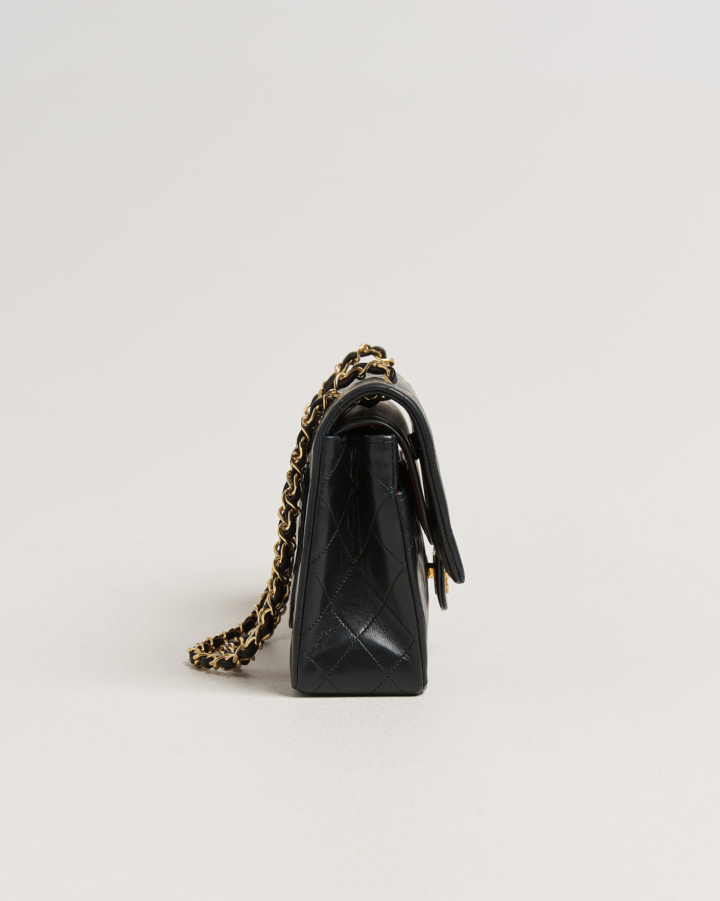 Herre | Pre-Owned & Vintage Bags | Chanel Pre-Owned | Classic Medium Double Flap Bag Lambskin Black