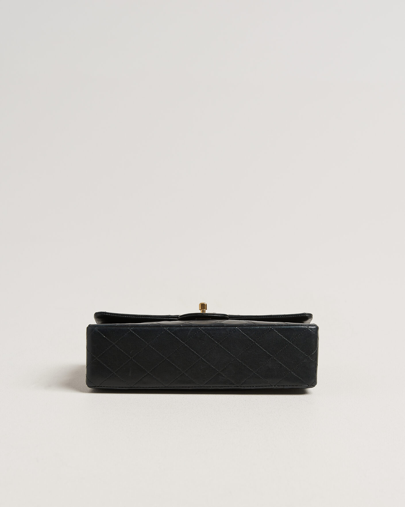 Herre | Pre-Owned & Vintage Bags | Chanel Pre-Owned | Classic Medium Double Flap Bag Lambskin Black