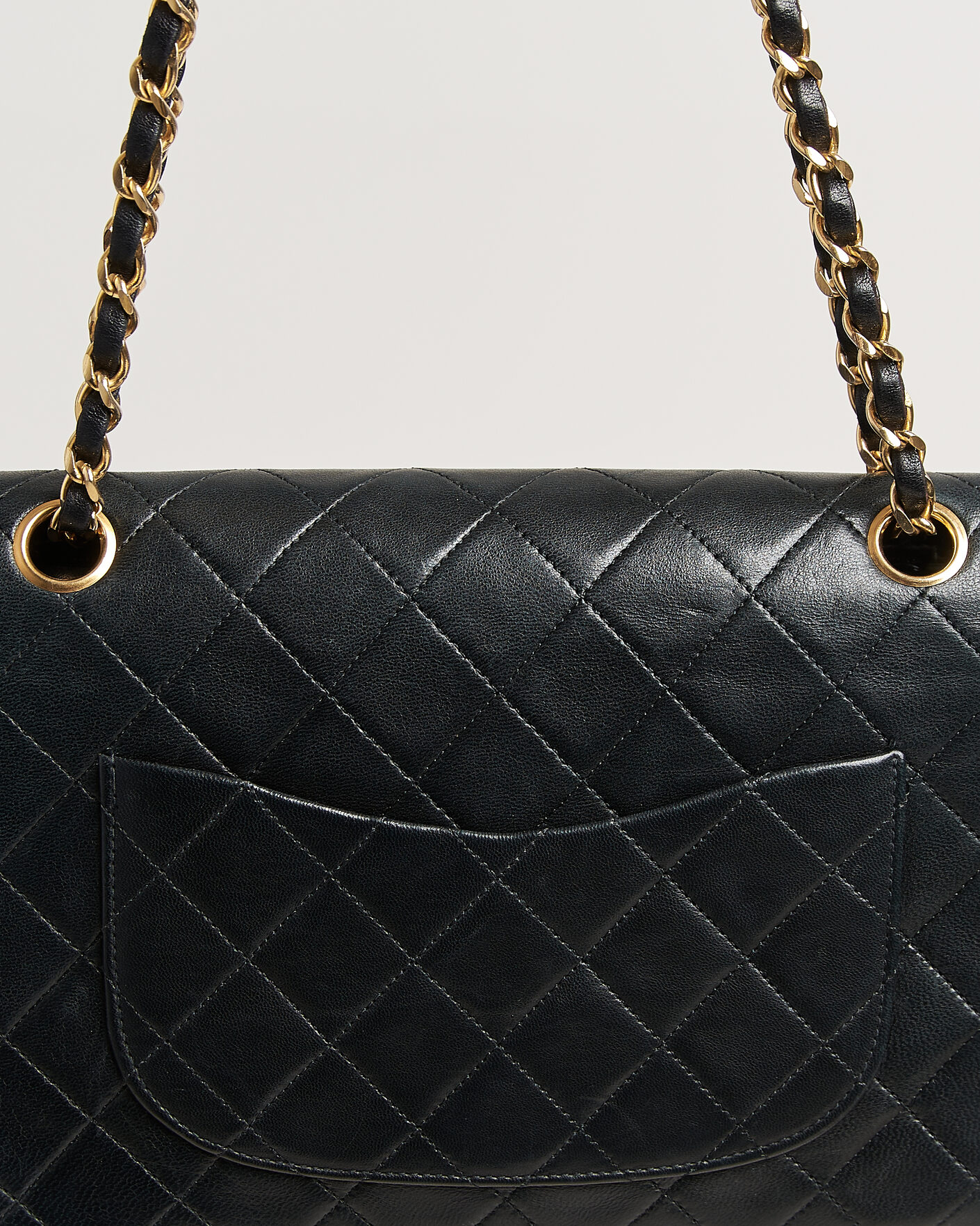 Herre | Pre-Owned & Vintage Bags | Chanel Pre-Owned | Classic Medium Double Flap Bag Lambskin Black
