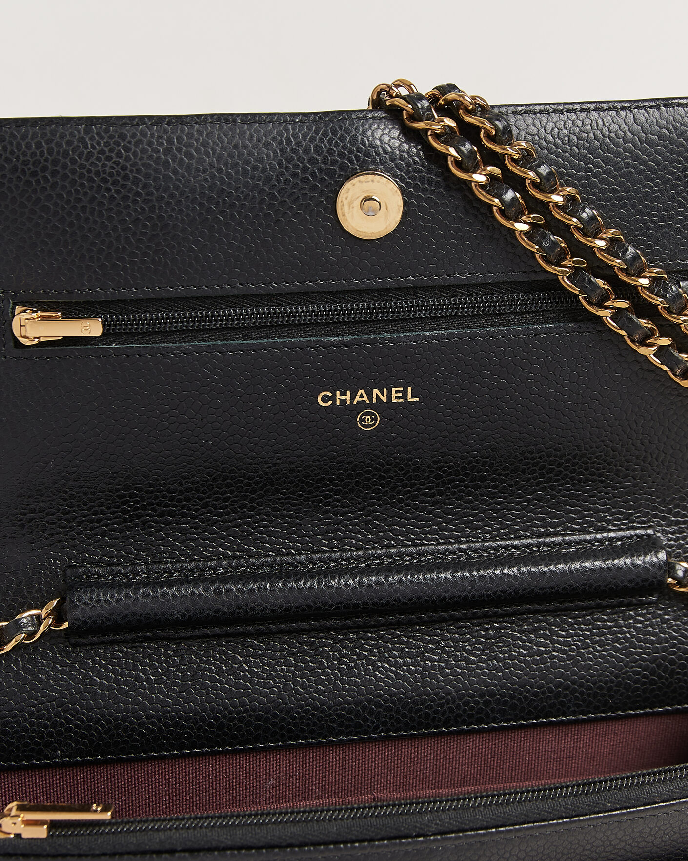Herre | Pre-Owned & Vintage Bags | Chanel Pre-Owned | Wallet On Chain Caviar Leather Black