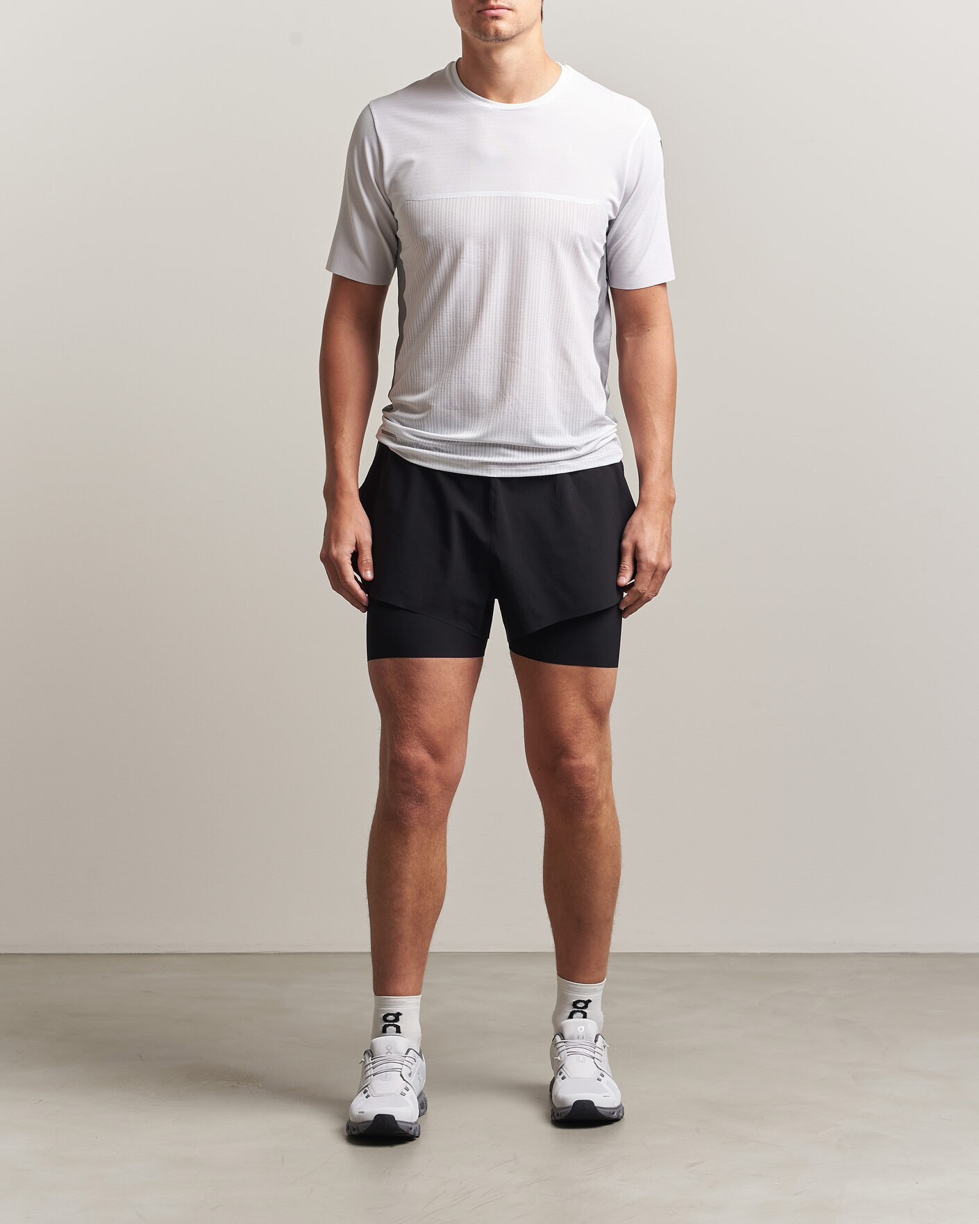 Herre | T-Shirts | SOAR Running | Hot Weather Tee White/Silver