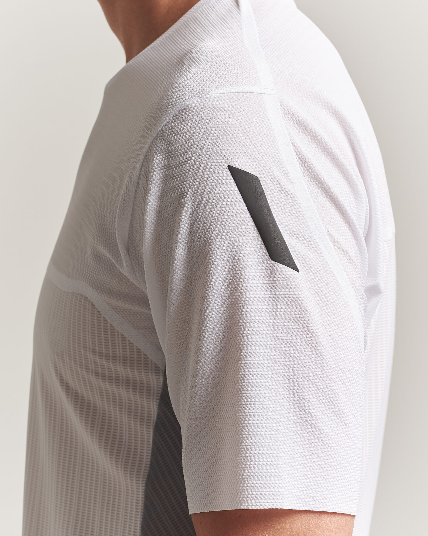 Herre | T-Shirts | SOAR Running | Hot Weather Tee White/Silver
