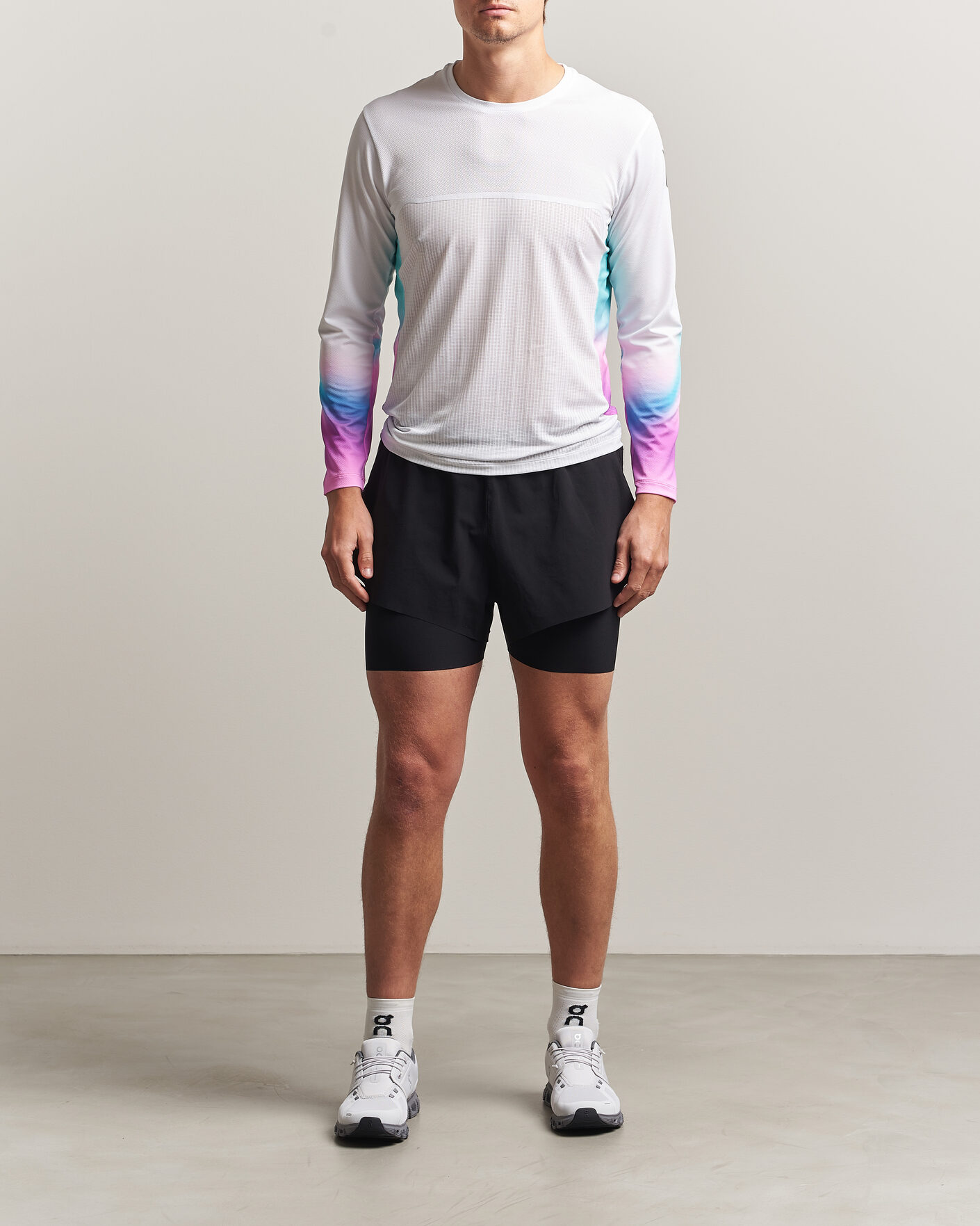 Herre | T-Shirts | SOAR Running | Hot Weather Long Sleeve Tee White/Blue