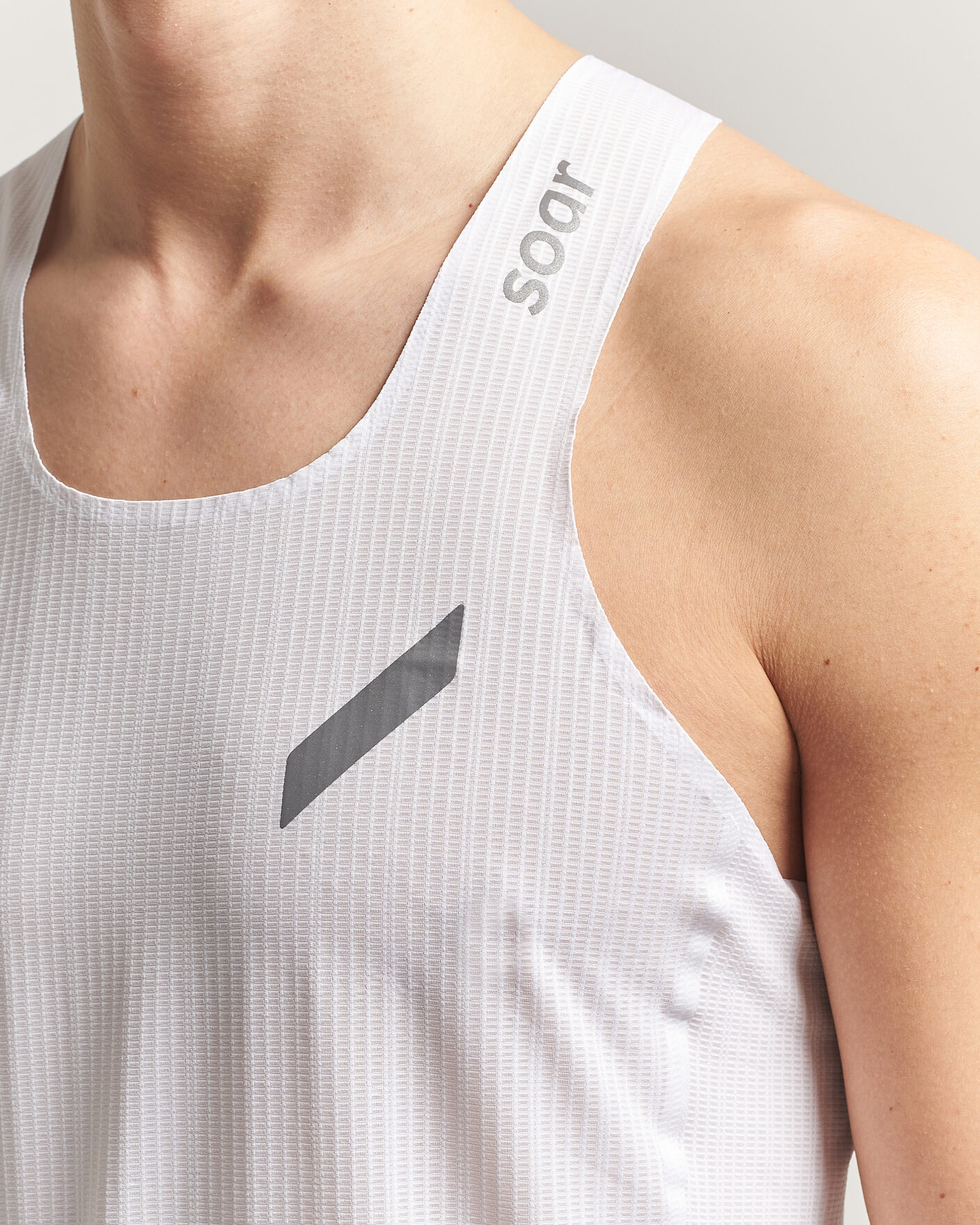 Herre | T-Shirts | SOAR Running | Race Vest White