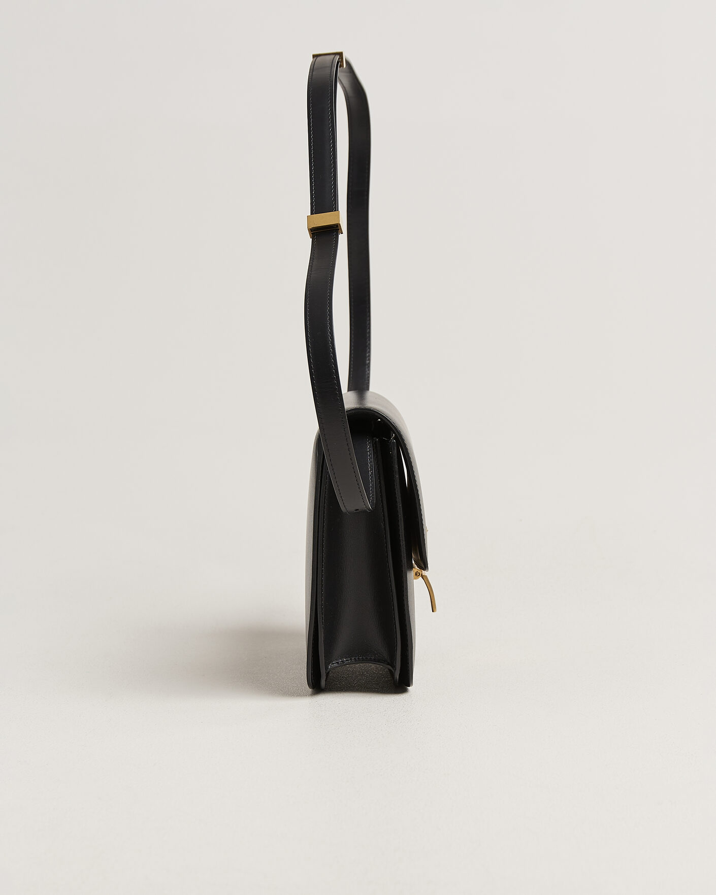 Herre | Pre-Owned & Vintage Bags | Celine Pre-Owned | Box Bag Medium Black